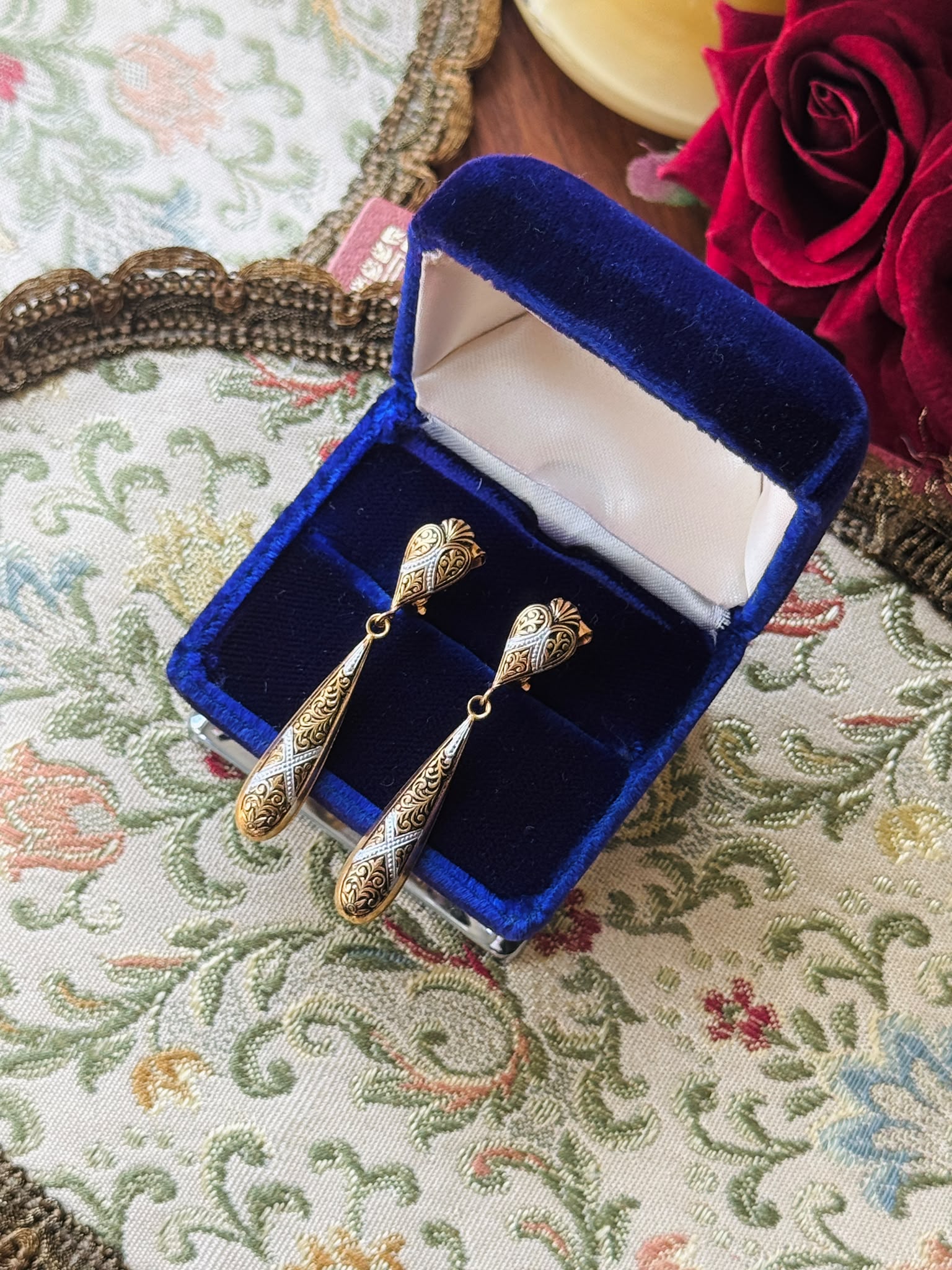 Vintage C.a. 1980-90s Stamped "Spain" Damascene Style Dangle Clip Earrings - New Old Stock(MT2624)