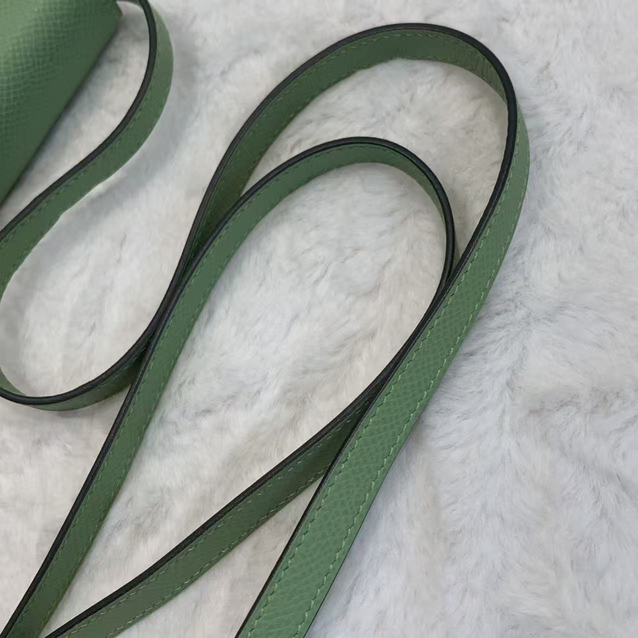 HERMES愛馬仕 Clic16  勁靚温柔牛油果綠🥑銀扣 Ep皮 經典款斜孭袋 現貨