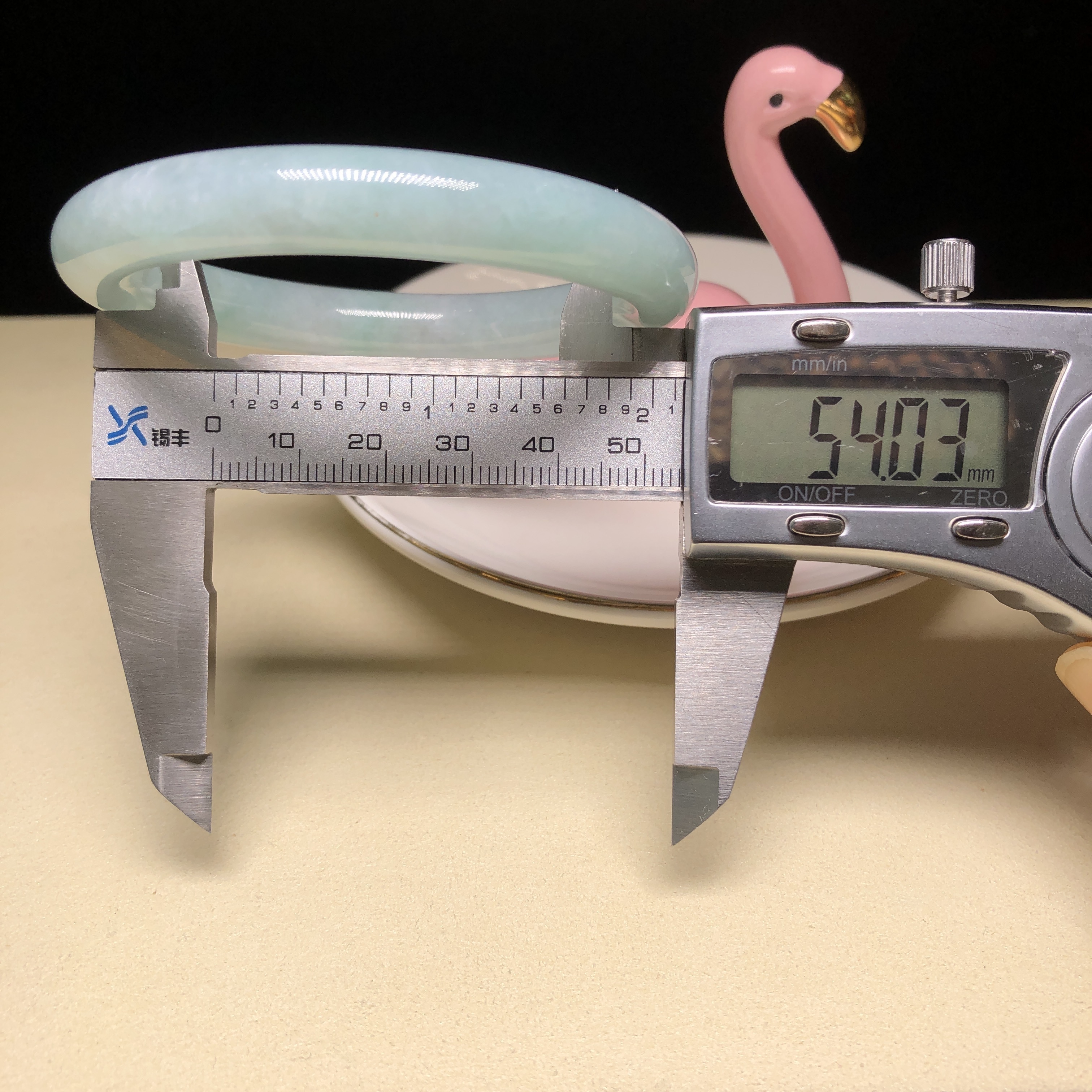 木那湖水綠圓鐲54.mm C06174