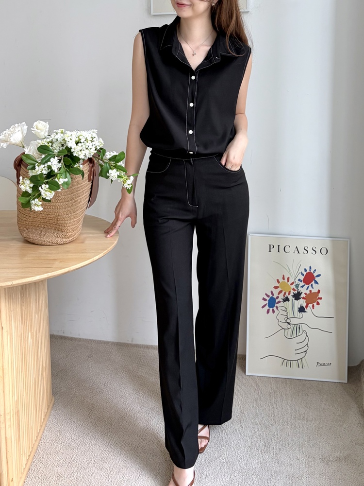Topstitched Sleeveless Blouse (Black)