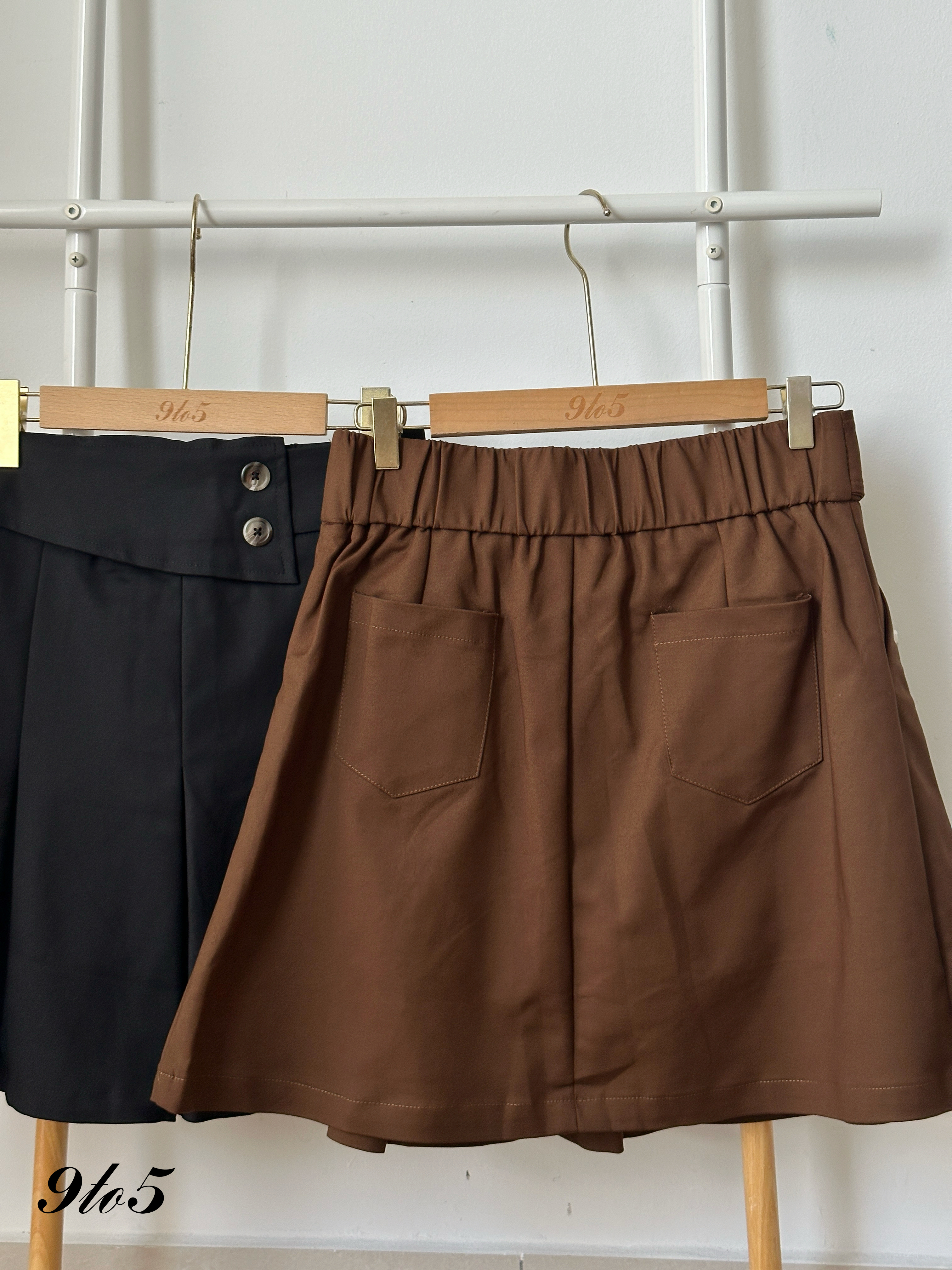 S1858 A Line Short Skirt - Black & Brown