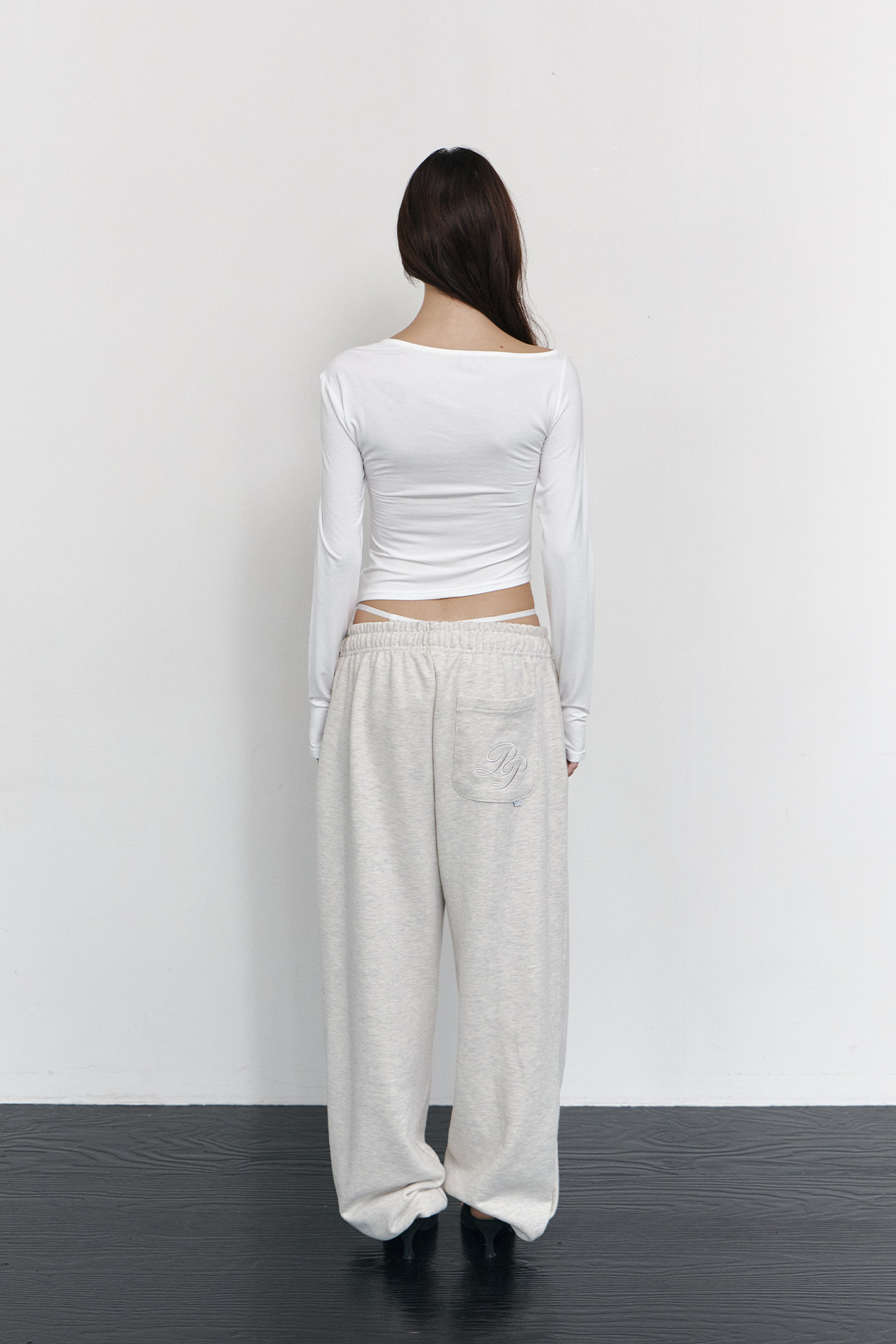 pleaseNOFOLLOW - Sadie Unbal Shirring Long Sleeve Top (White)