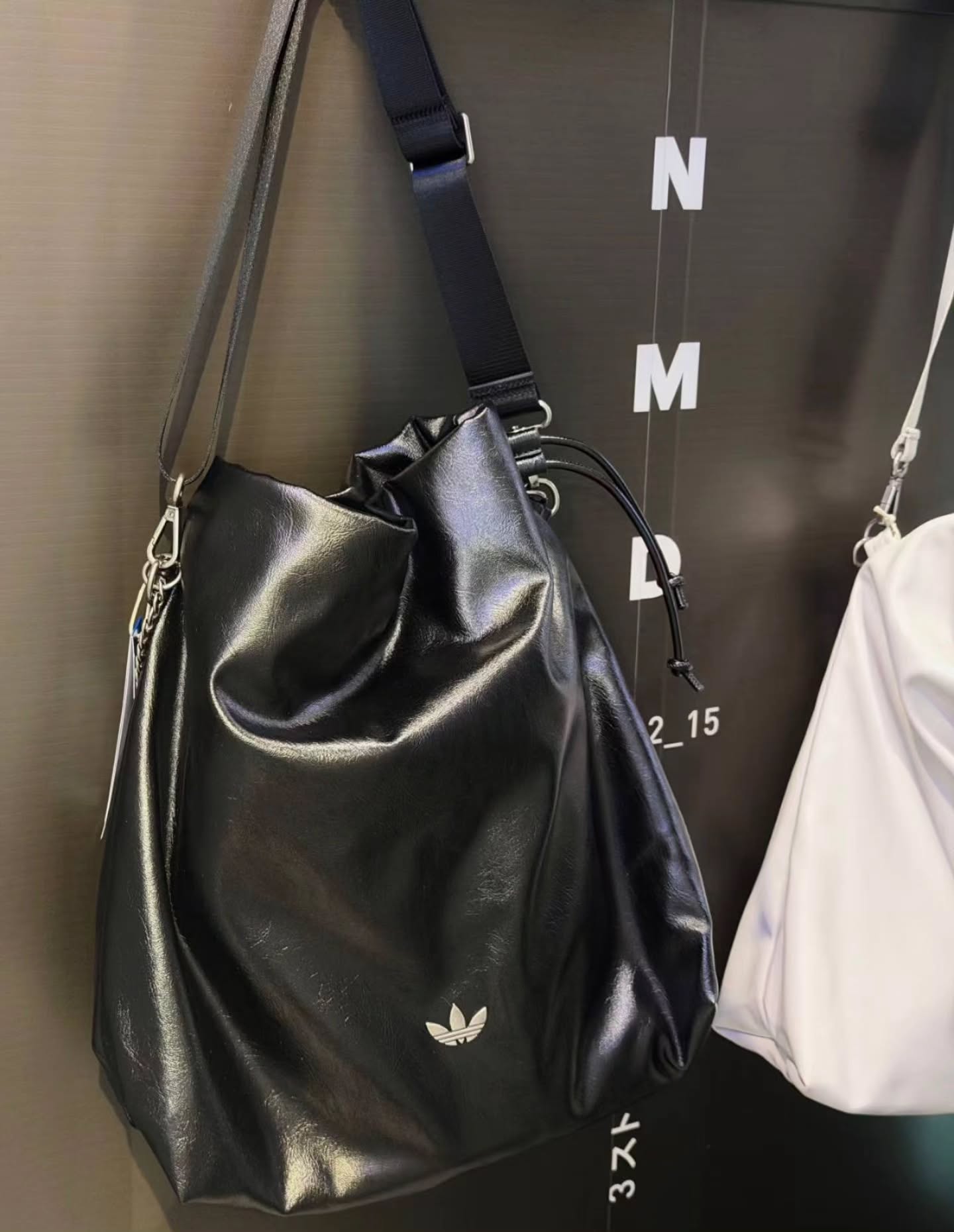 🖤三叶草 小香风铁链流浪包 L(KS5157) 🇭🇰