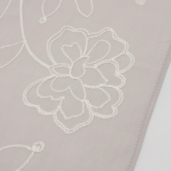 日本進口Lune Jumelle花朵刺繡防UV輕薄圍巾