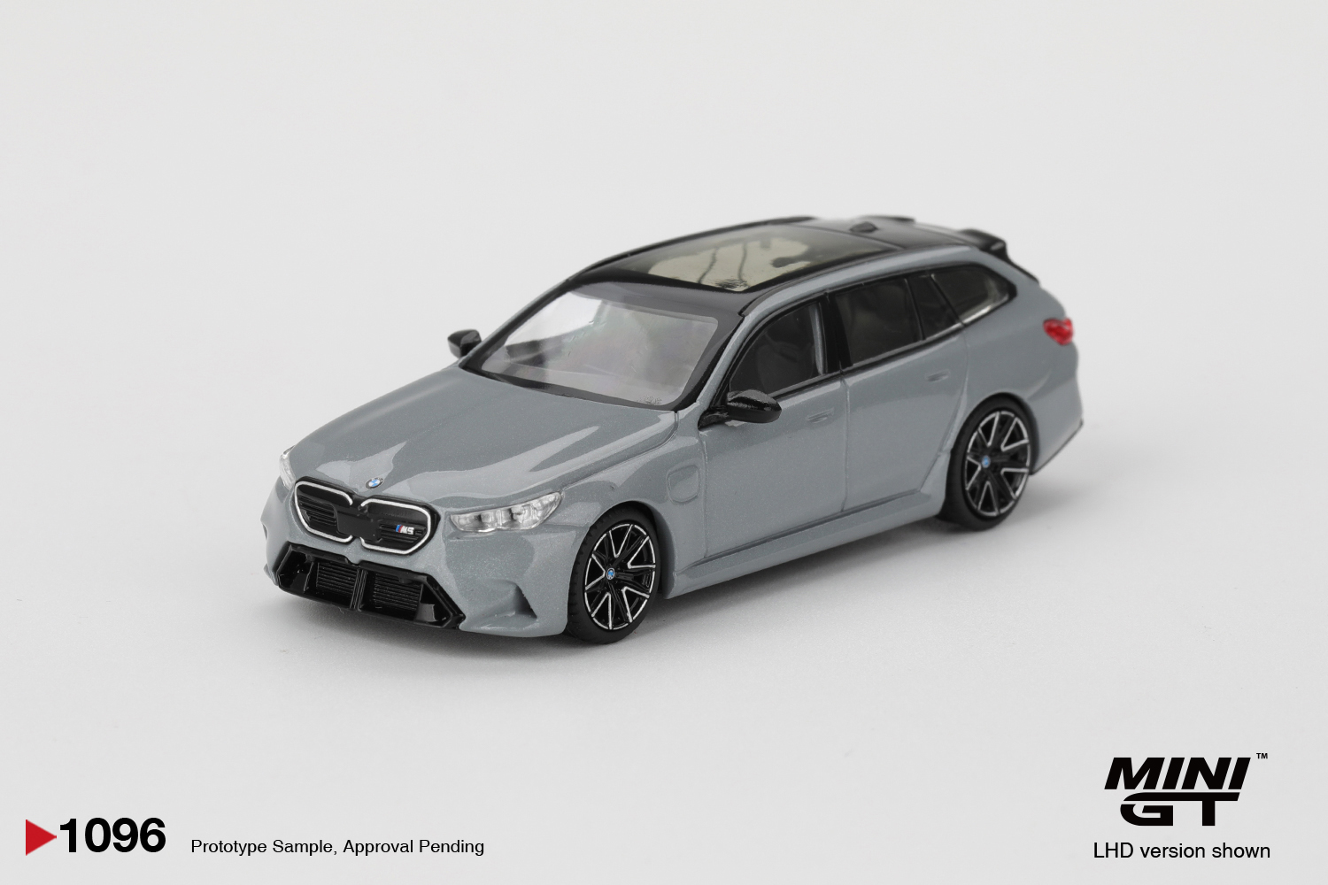 Mini GT 1/64 BMW M5 Touring (G99) Brooklyn Grey Metallic - MGT01096-R