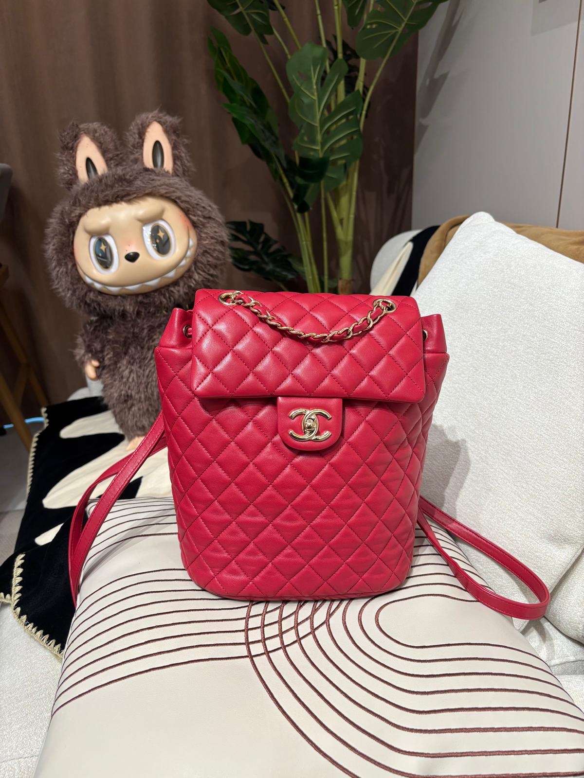 Chanel Classic Backpack 100%Authentic, 98%New ✅23Card✅Dust bag✅Box