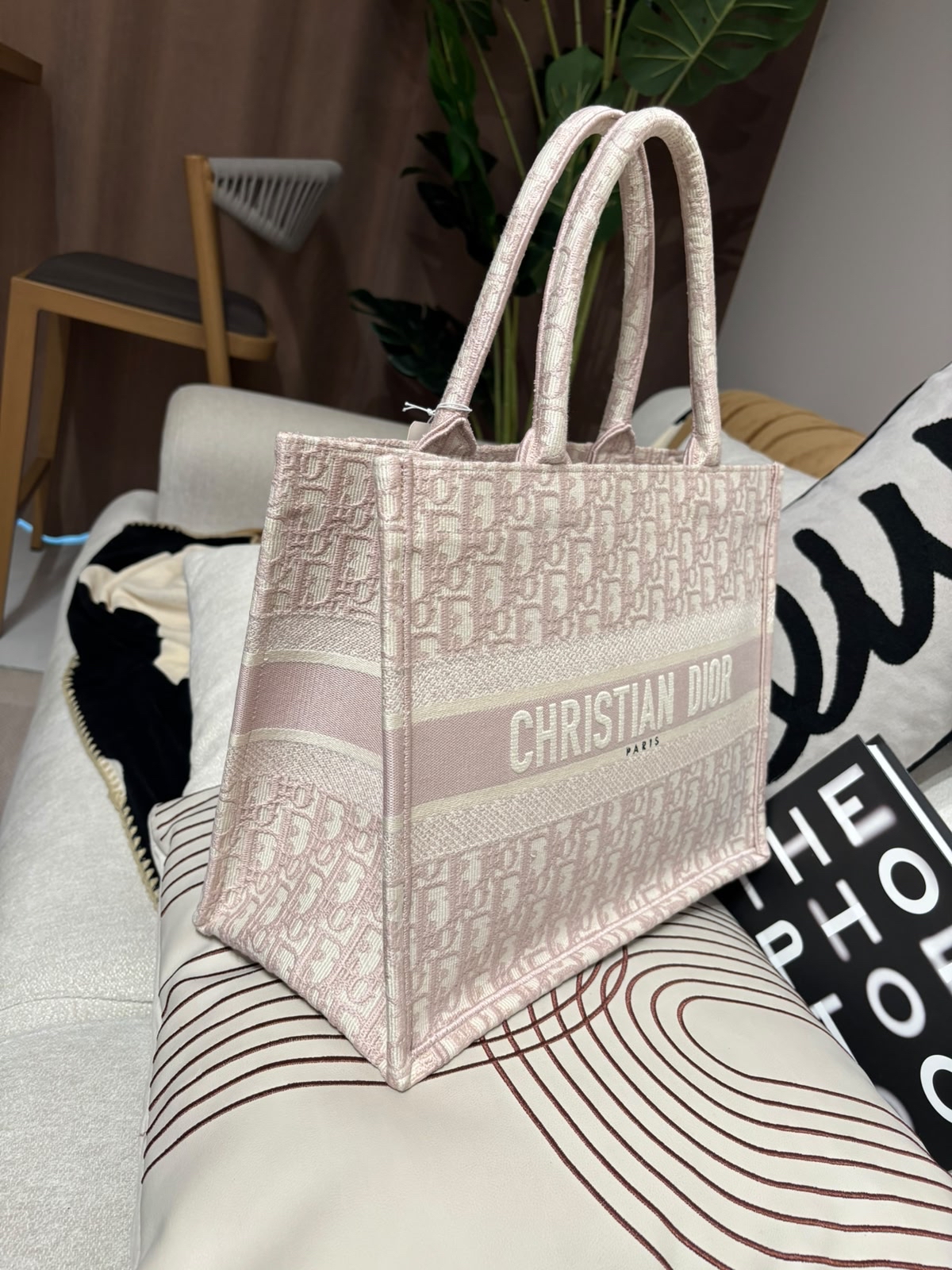 Dior Book Tote Medium Pink 100%Authentic, 98%New ✅專門店收據✅Dust bag