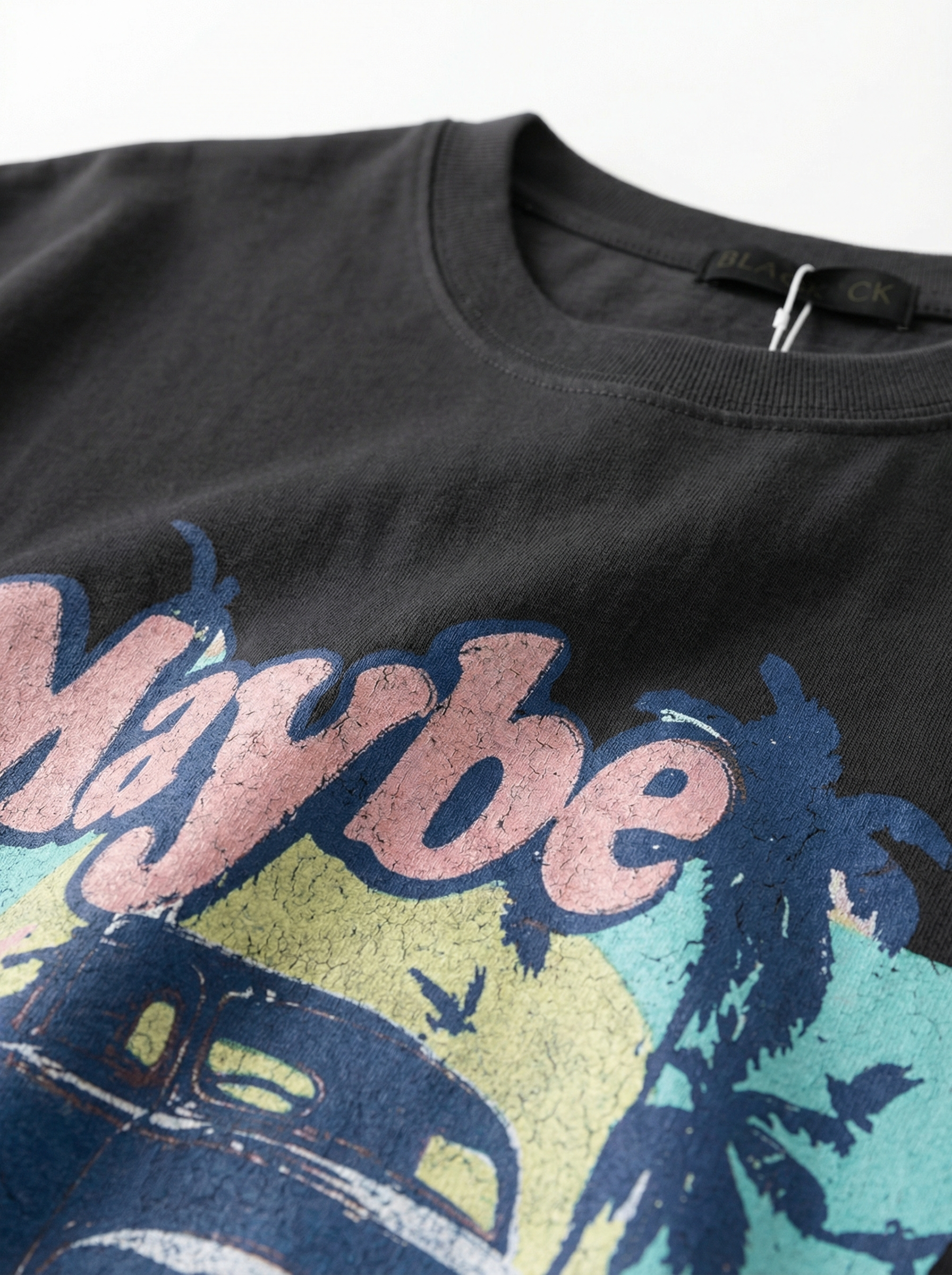 黑色 Maybe 復古汽車印花短版T恤