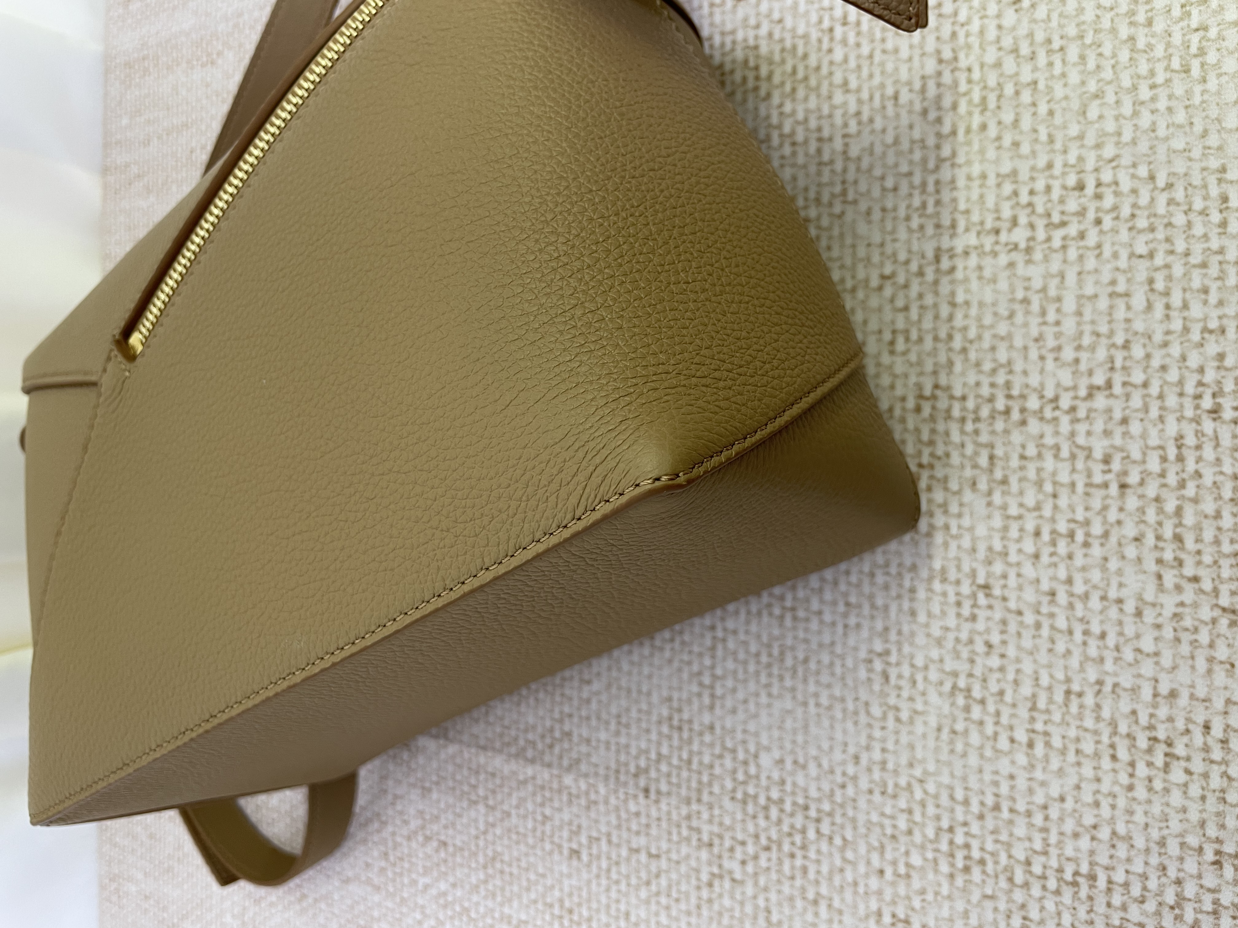 Pre-owned Loewe puzzle edge small (Toffee) / Product Code: 26031006