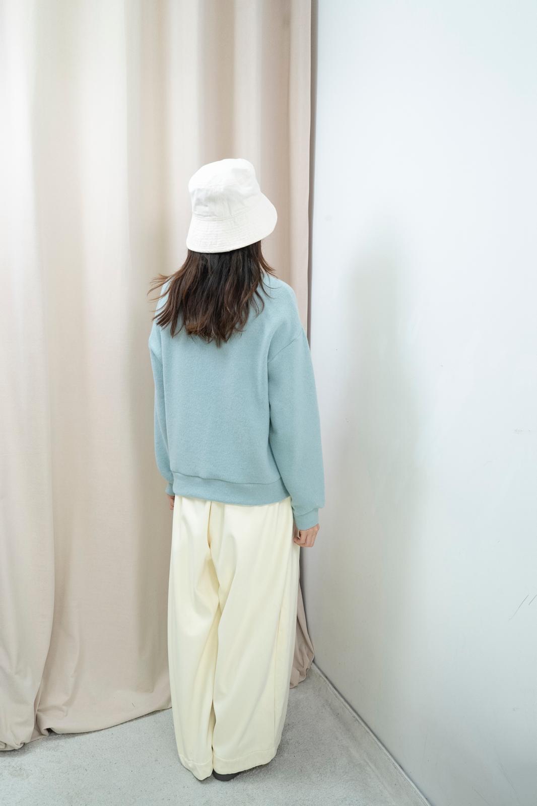 可機洗免燙軟糯文字上衣（淡湖水綠色）