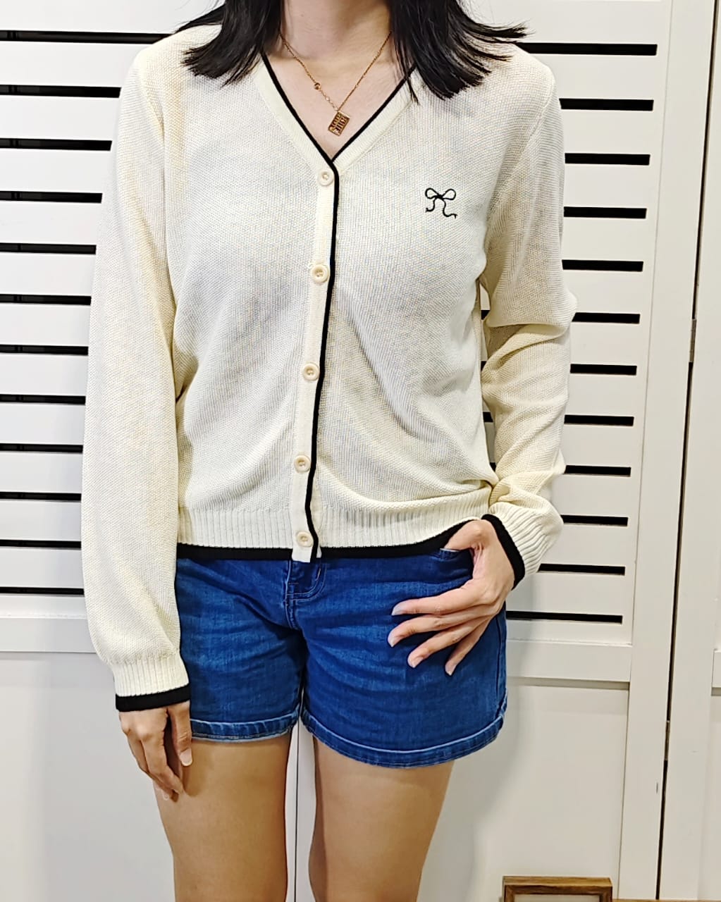 S2042 Knitted V Neck Cardigan