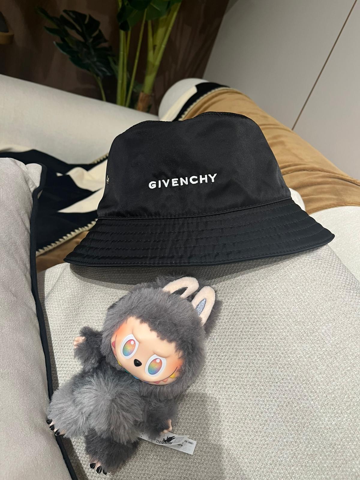 GIVENCHY BUCKET HAT NYLON 帽100%Authentic,UNUSED未使用品
