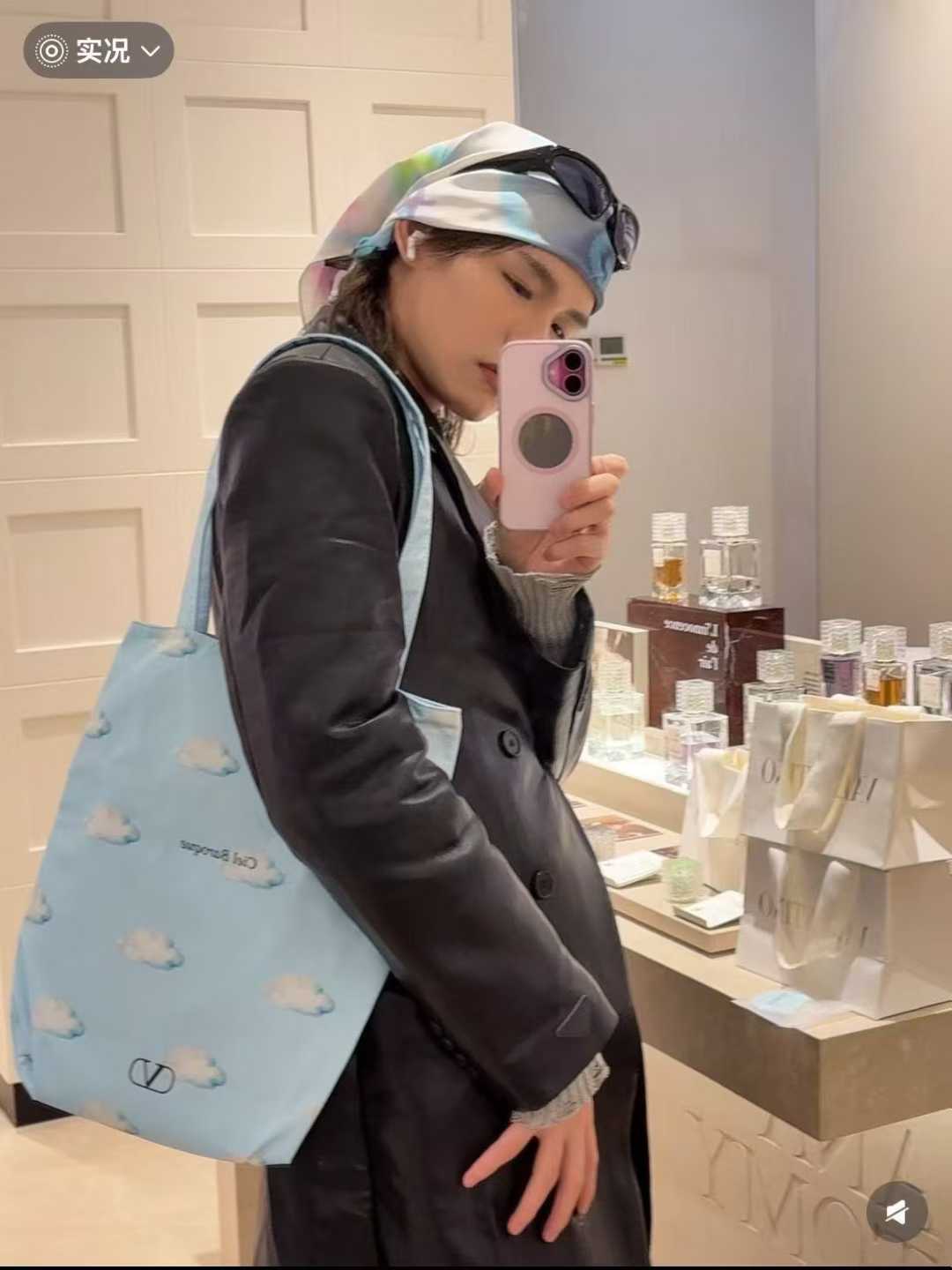 正貨 💯 Valentino 華倫天奴 限定  🩵「藍」不住的浪漫單肩包 雲雲 托特包