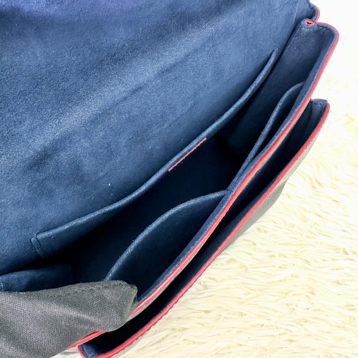 LV 🤍PRE OWNED Marignan 海軍藍真皮壓紋郵差包 💙