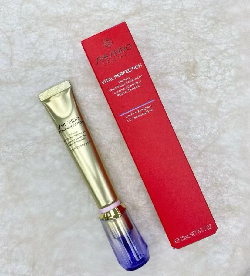 資生堂悅薇小針管眼霜 日版/20ml Duty free 版/20ml 新升級的悅薇小針管，採用的是高濃度高活性的純A醇，更能有效的補充膠原蛋白和透明質酸，有效抑制皺紋，不止眼紋。全臉可用的一個除皺霜。