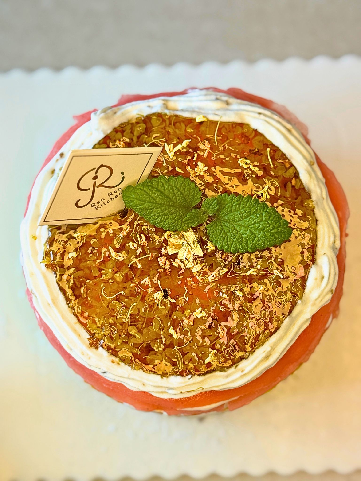 彩虹千層蛋糕：色彩繽紛的味蕾盛宴