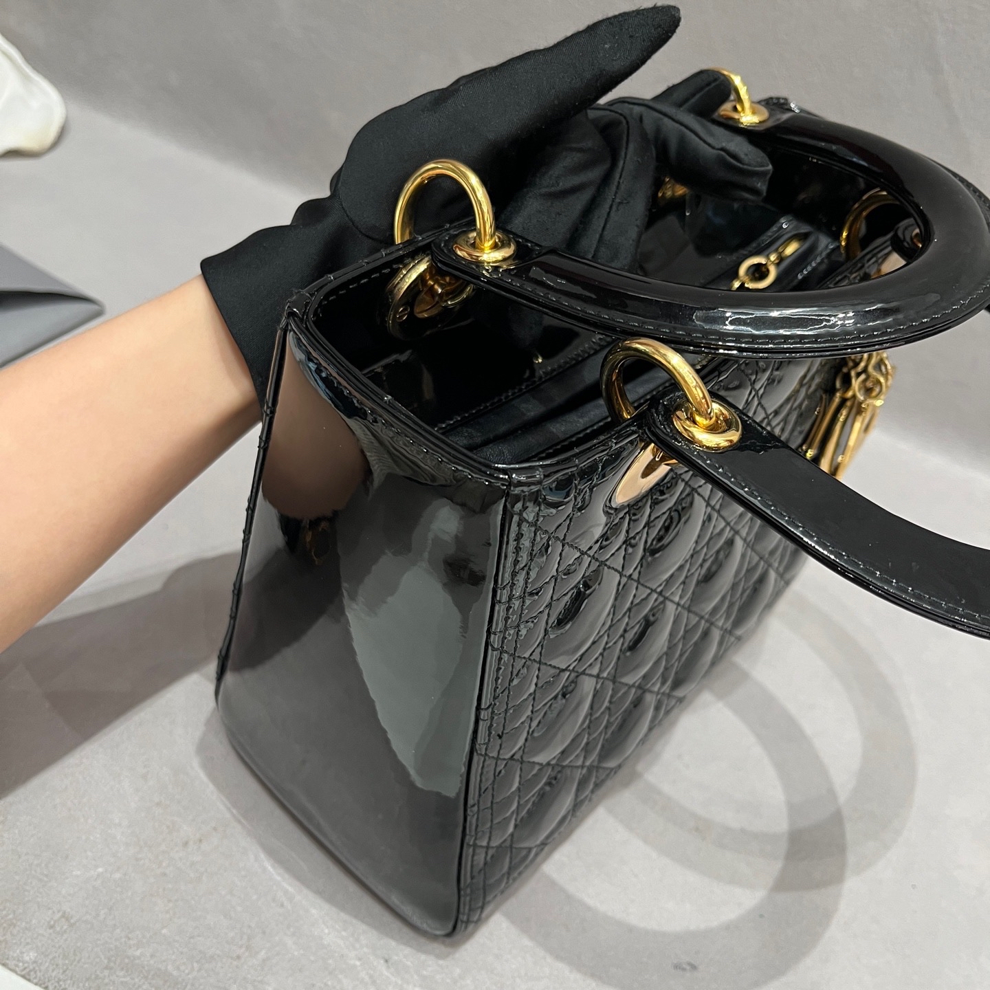 【預訂貨品】Dior Lady Dior漆皮黑金五格戴妃包