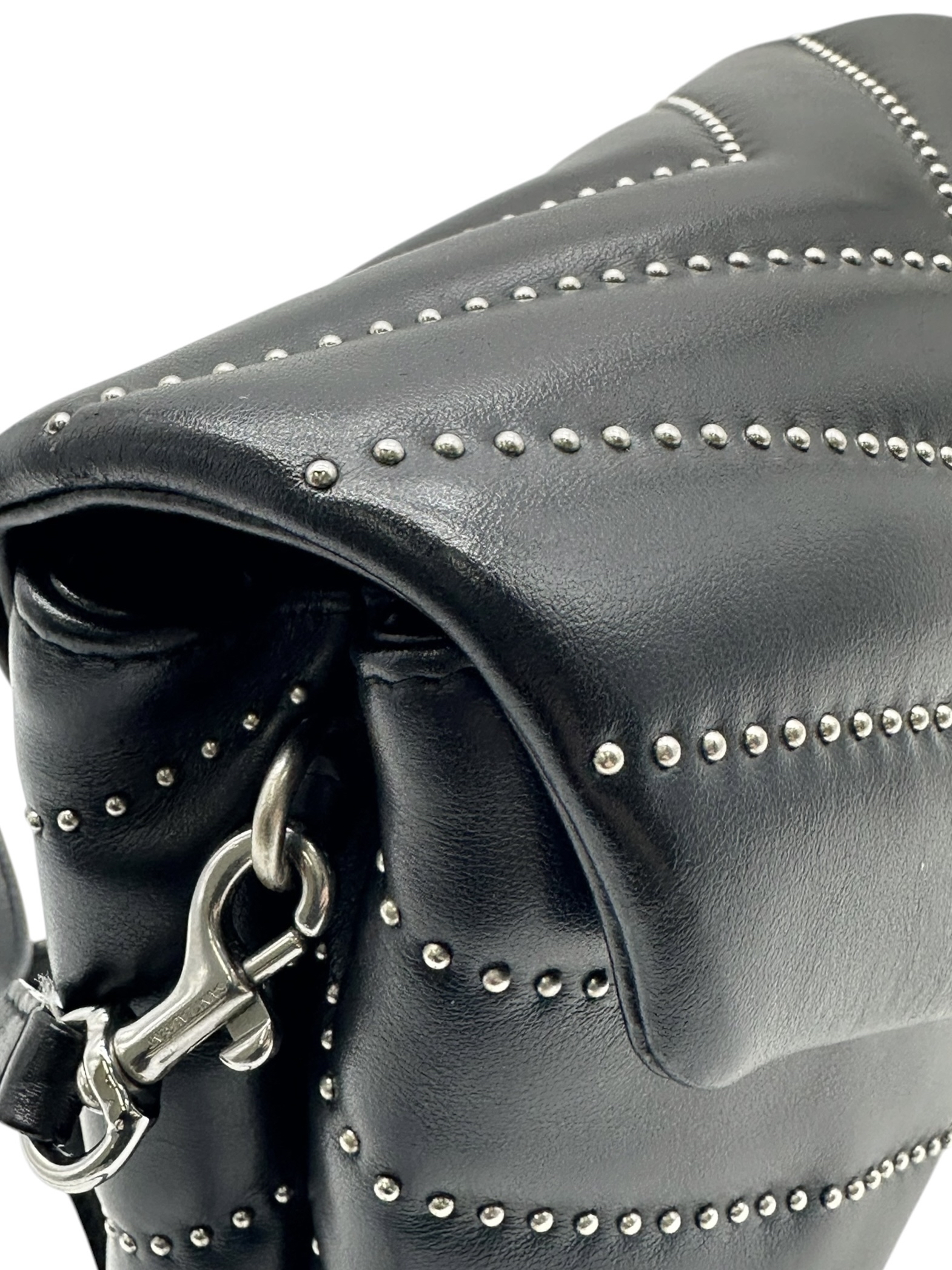 Pre-owned YSL Toy Loulou Studded bag / Product Code: 061906