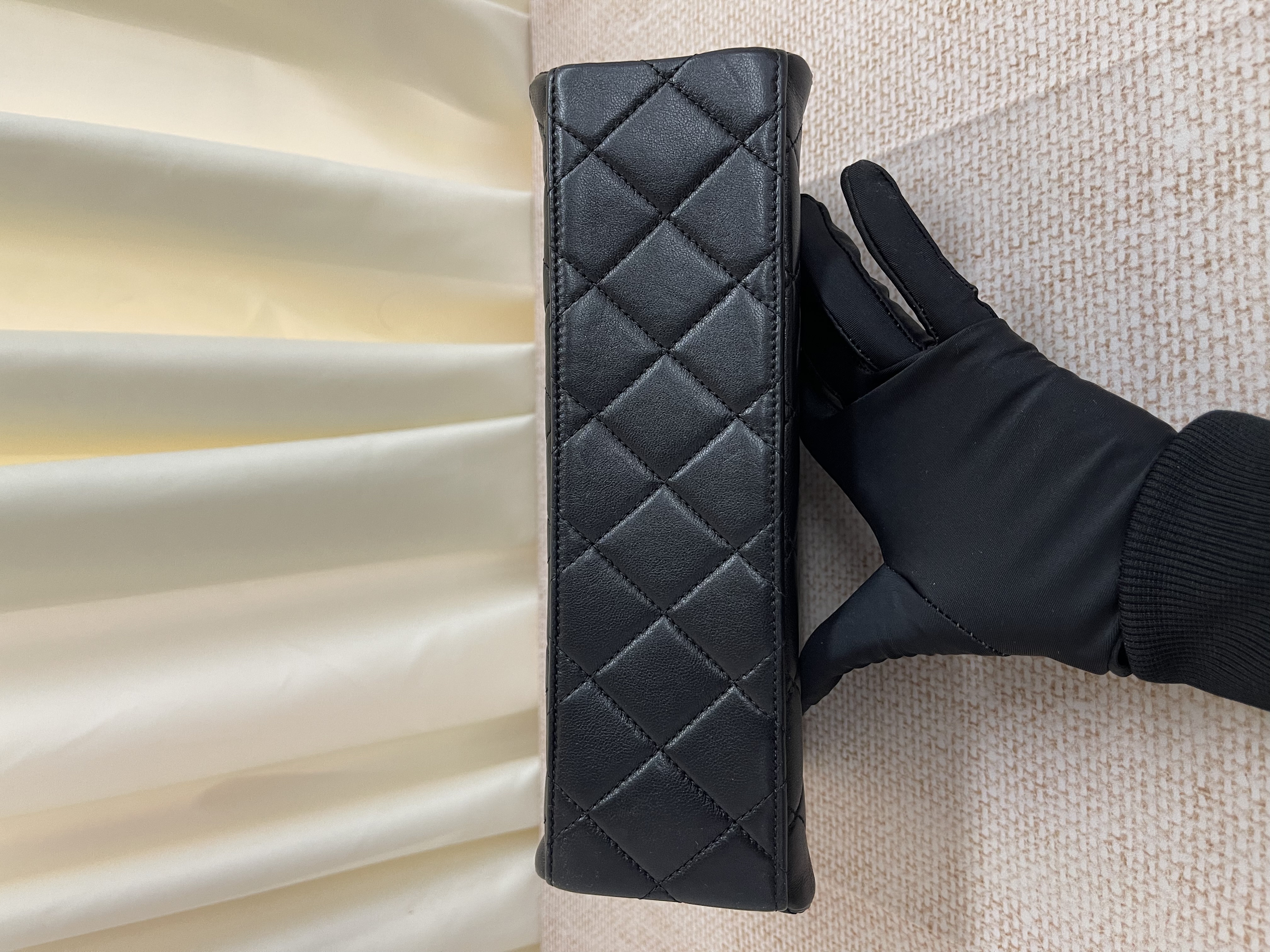 Pre-Owned CHANEL 23P Logo Letters Flap Bag / Product Code: 26022201