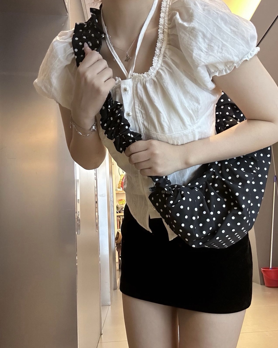 【 限時首批價🐼 | 召喚復古女孩🥛🖤韓國製～大熱波點兩用半月袋୨⚑゛】 Dot Dot Ruffle 2-way Bag(兩色入)