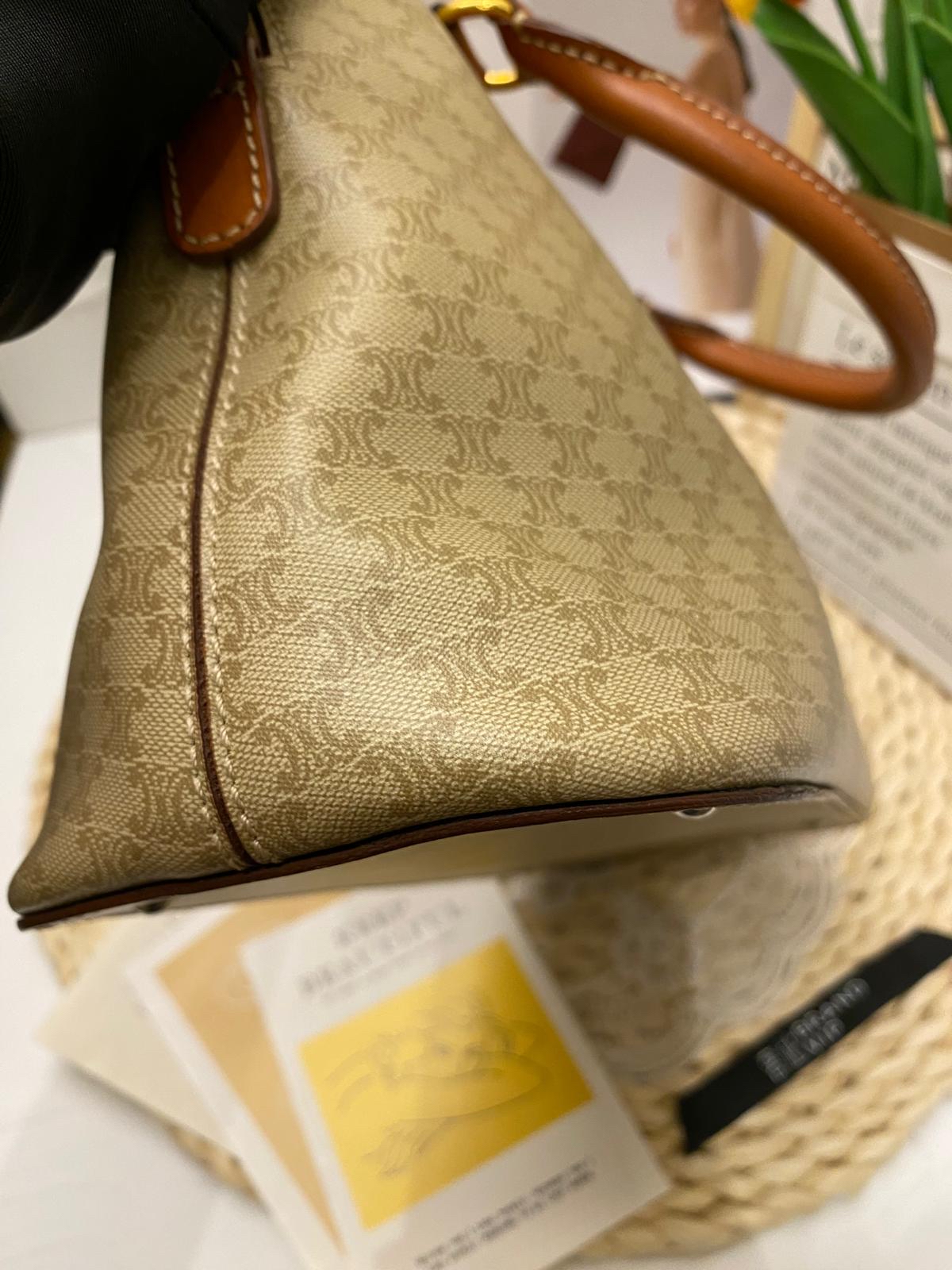 Celine Vintage Macadam Triomphe Dome Bag (米色)