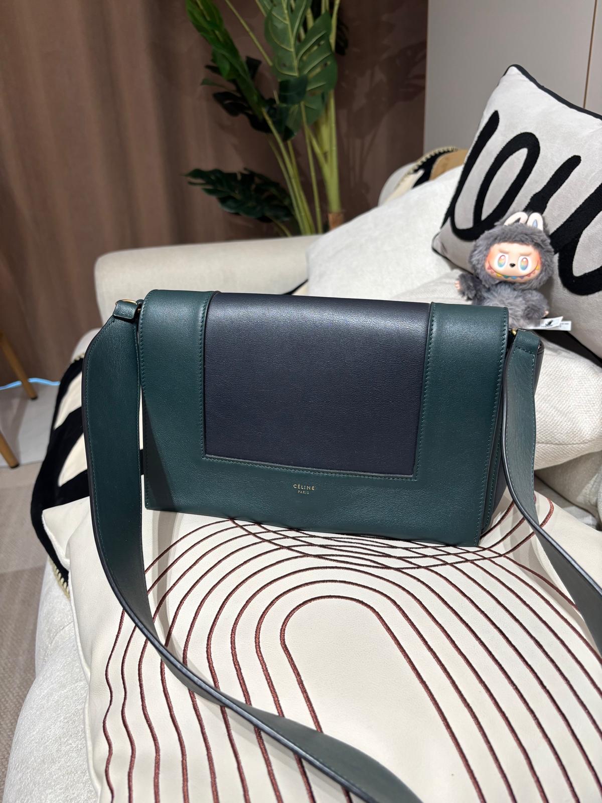 Celine frame medium calfskin flap bag 100%Authentic ,98%new✅dust bag✅收據