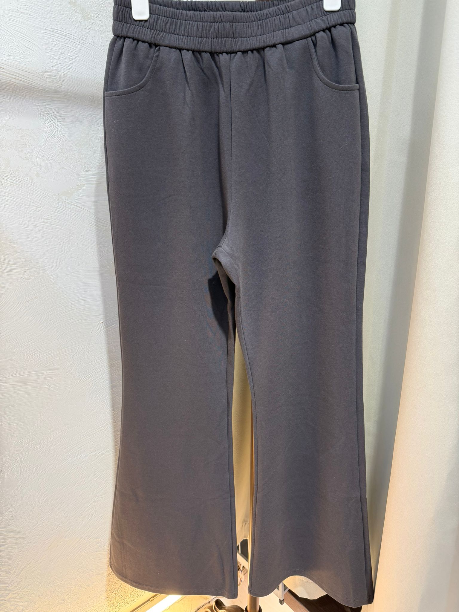 時尚休閒喇叭褲