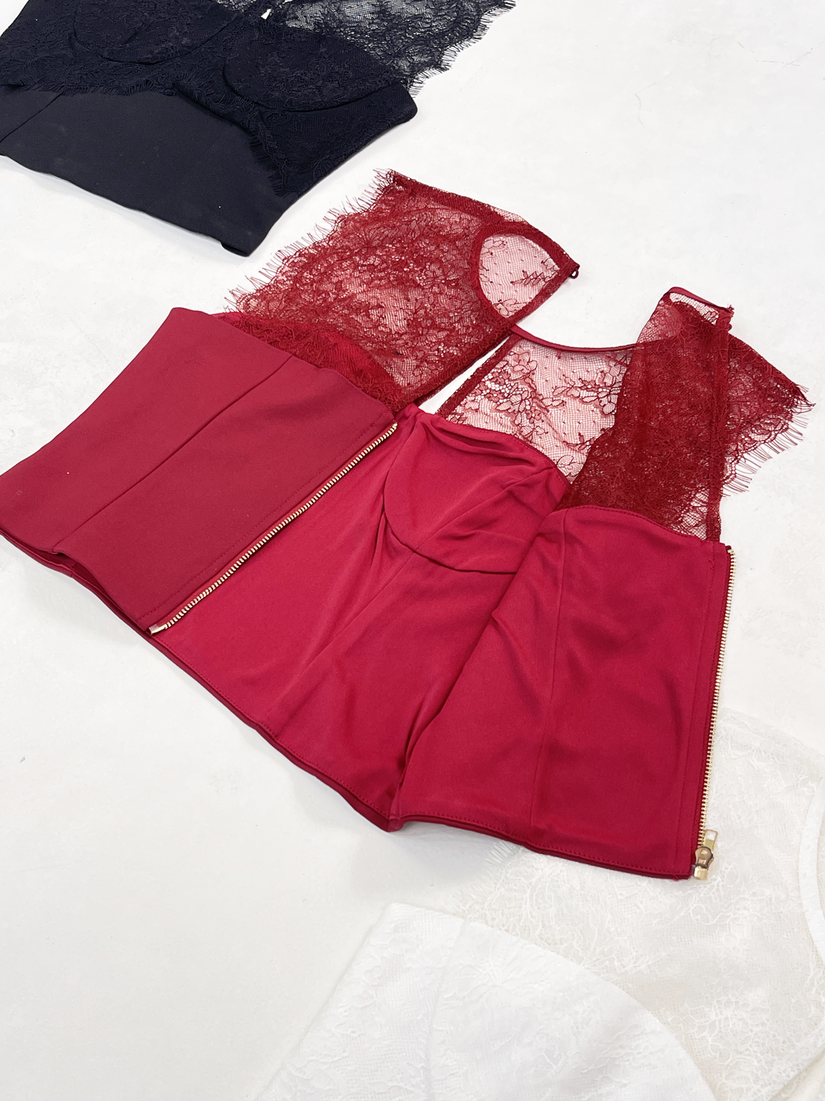 Femme Allure Lace Top M133