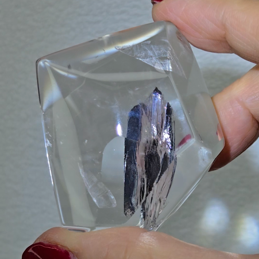 Rainbow quartz with glass-like clarity - CQ14