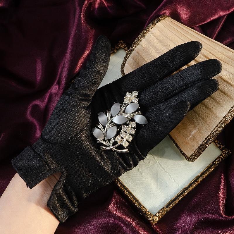C.a. 1950-60s Elegant Dove Grey Pearlized Lucite Accented with Rhinestone Jewelry Set - Brooch & Clip Earrings (MT1119)