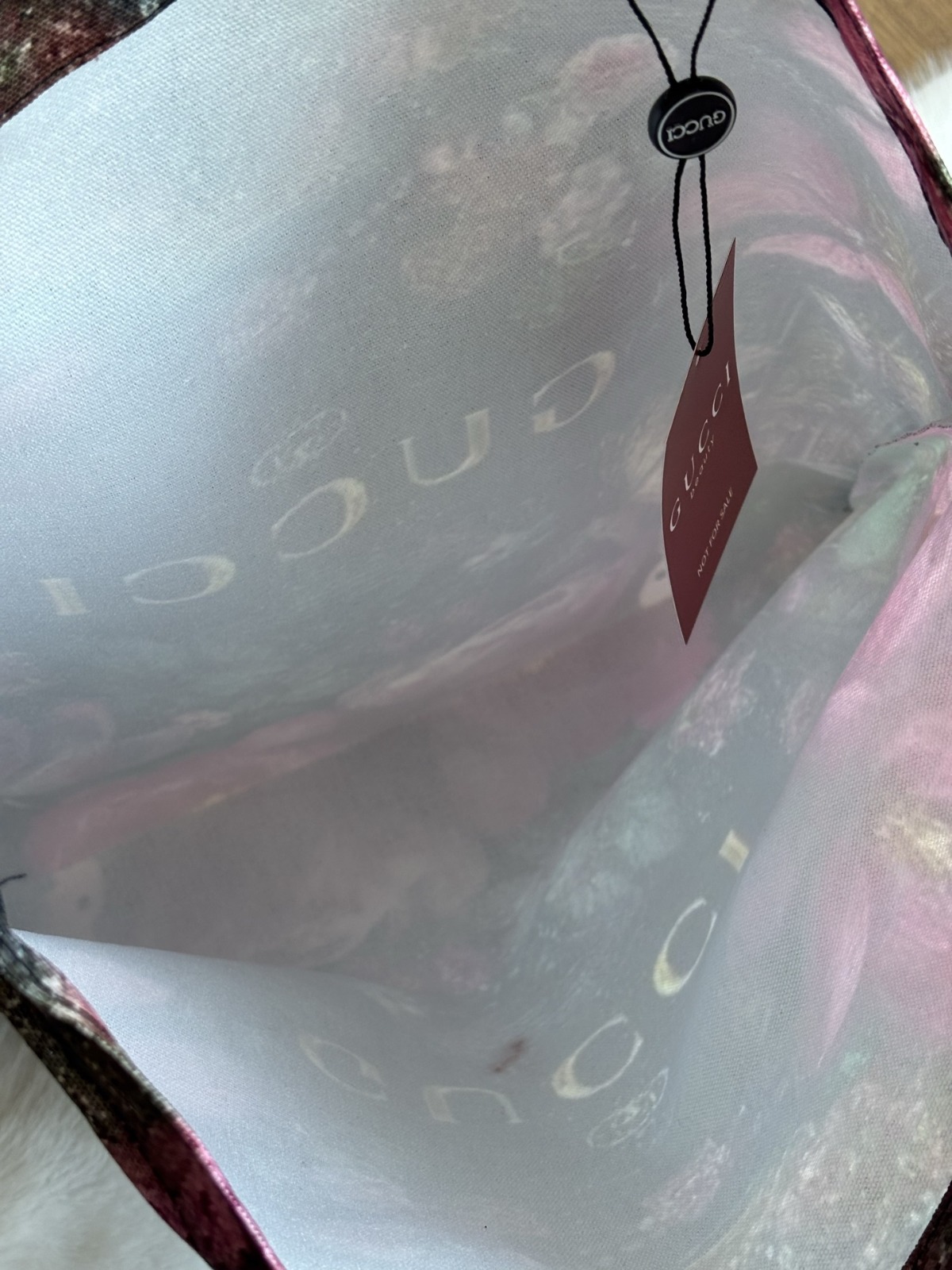 GUCCI 海外 VIP 禮贈花卉帆布托特包
