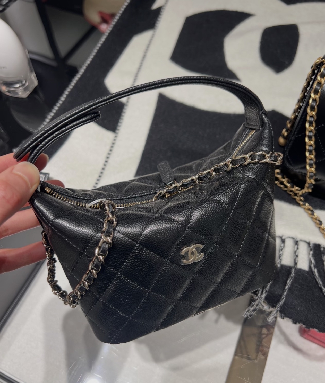 Chanel 黑色牛皮 Hobo 飯盒袋