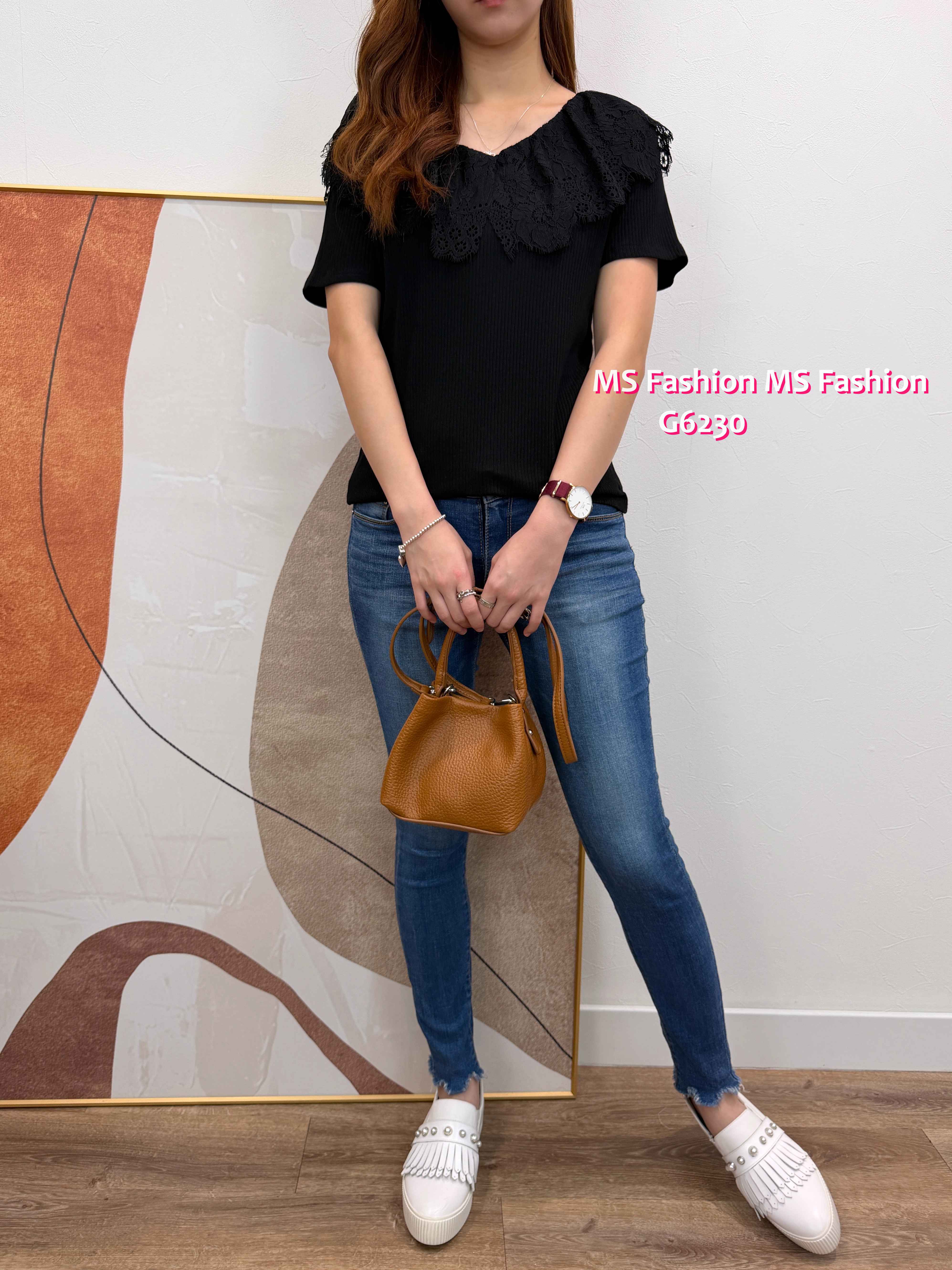 G6230 韓國🇰🇷V領拼lace top