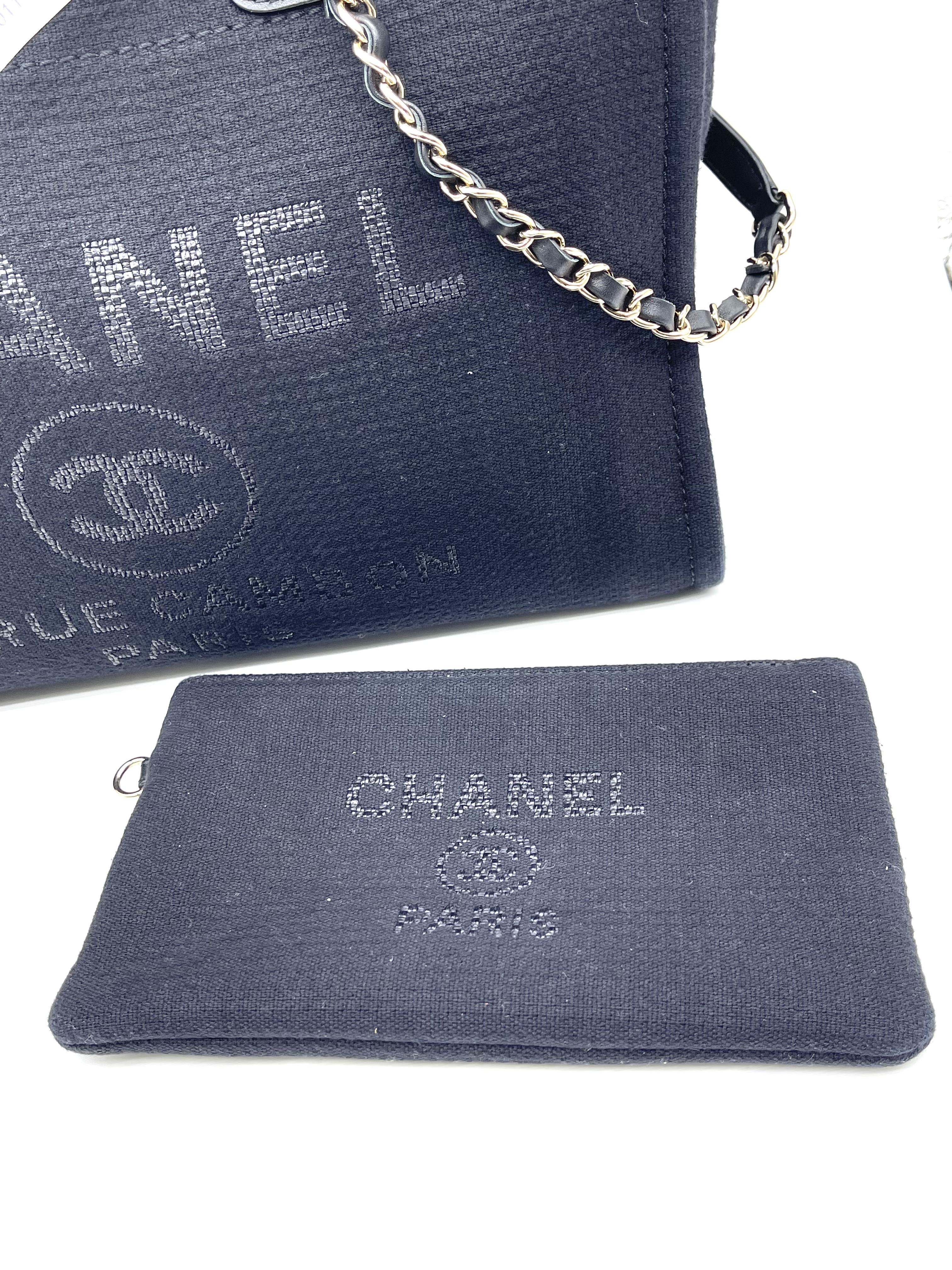 Pre-owned Chanel shopping bag / Product Code: 26040303