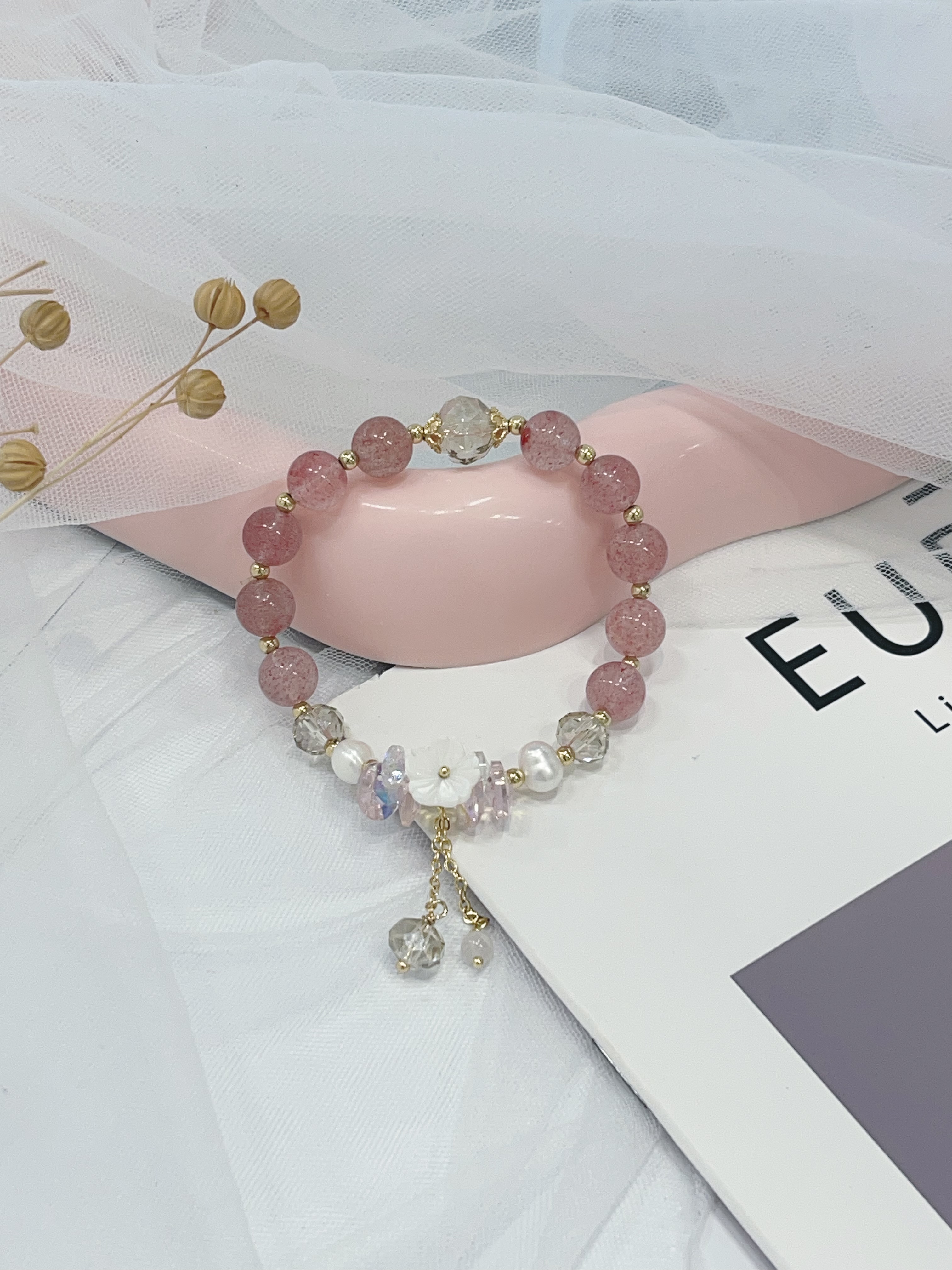 🍓草莓晶 Strawberry Quartz 手串｜8mm 贝壳小花设计款