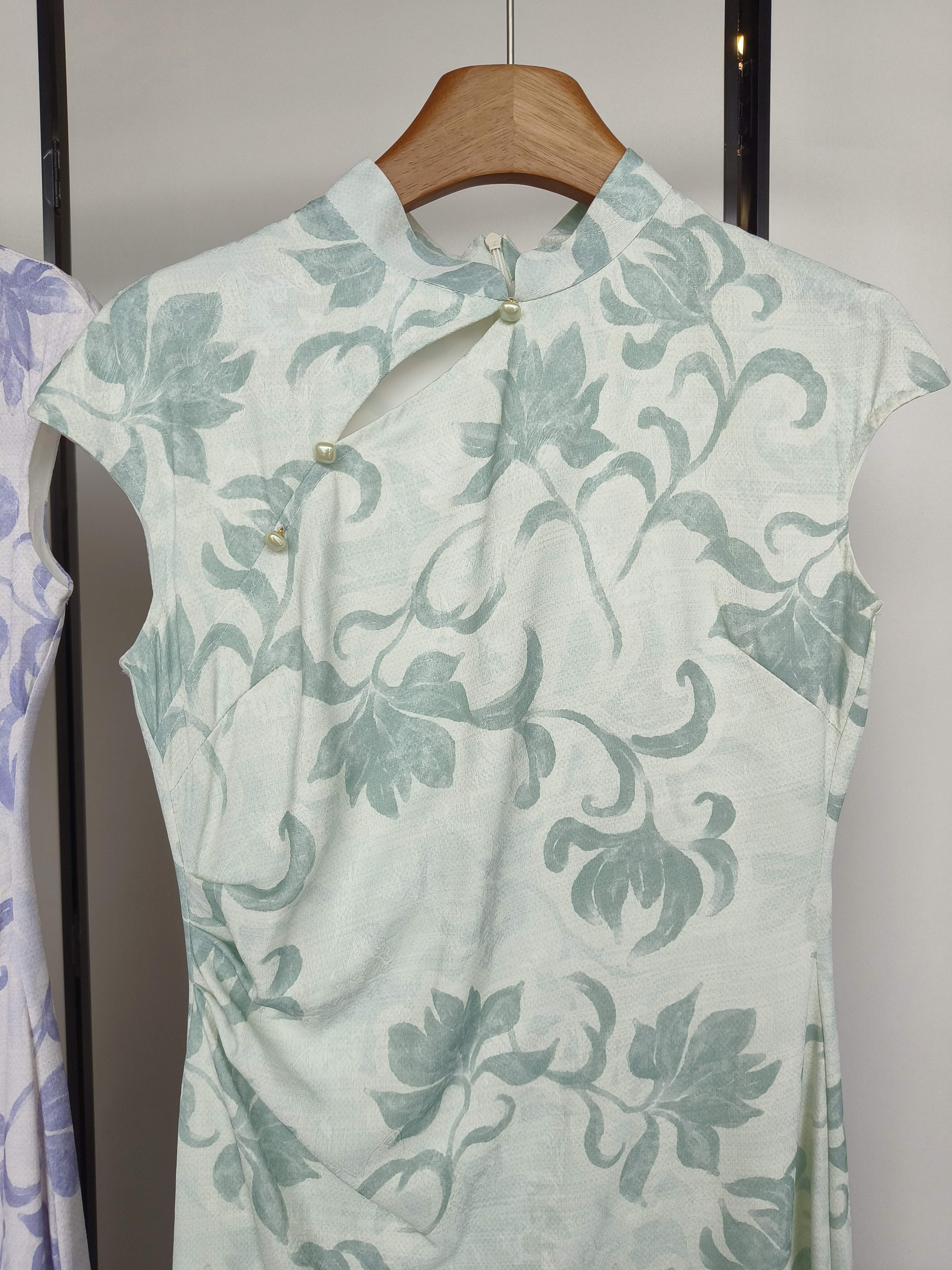 花影流韵旗袍 Floral Elegance Cheongsam