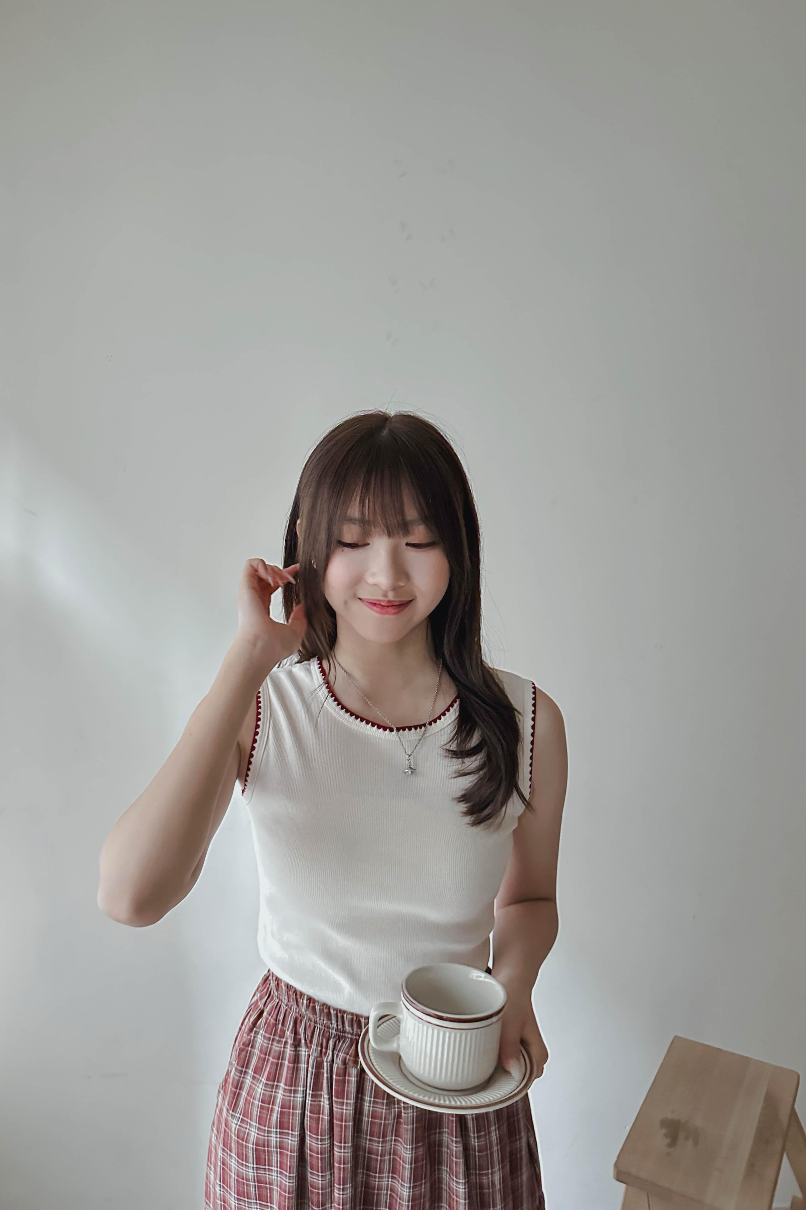 法式紅色花邊小背心