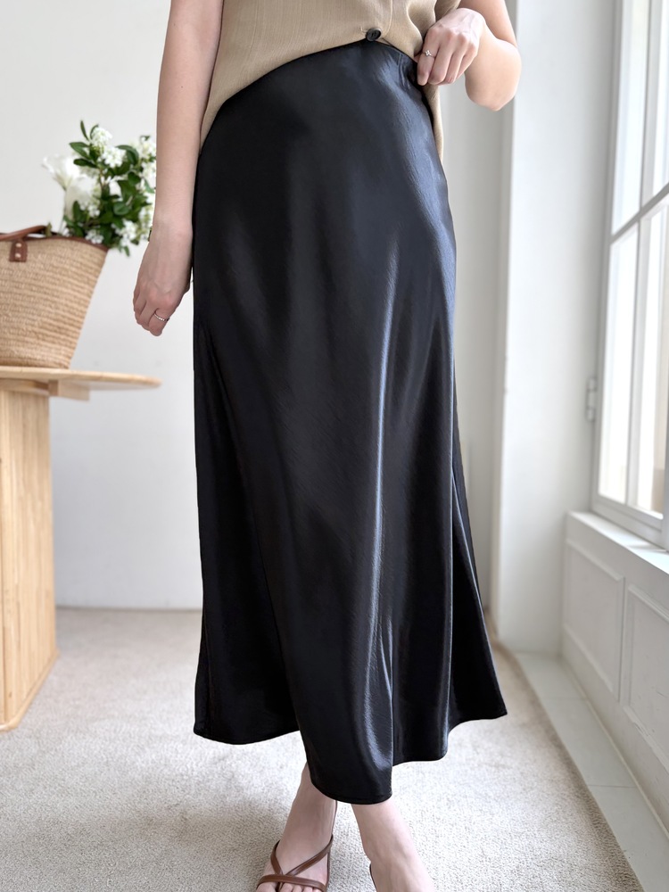 Satin Structured Skirt (Black)