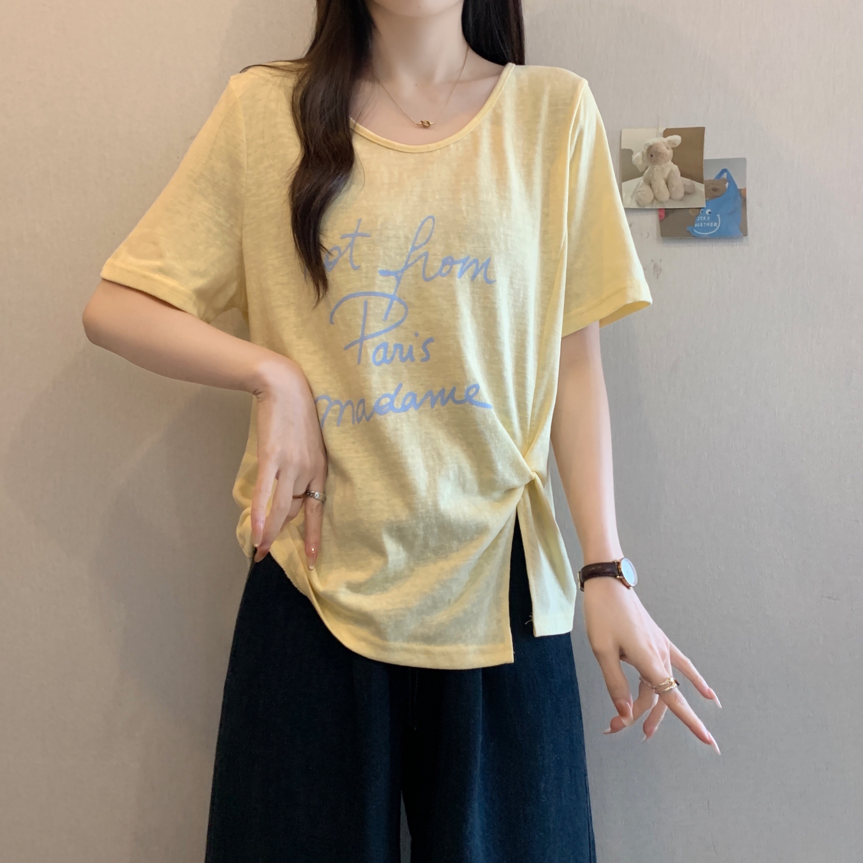 B23(80838) 韩系糖果色系字母印花设计感下摆边扭结开角3色上衣