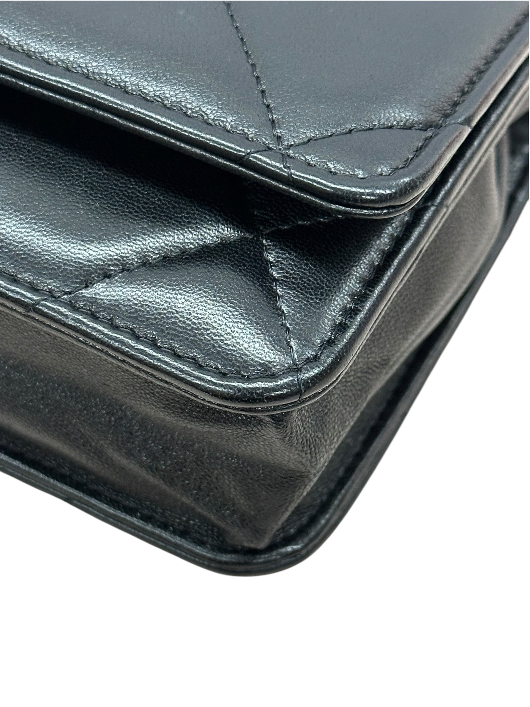 Pre-owned Chanel 19 Wallet on Chain / Product Code:082110