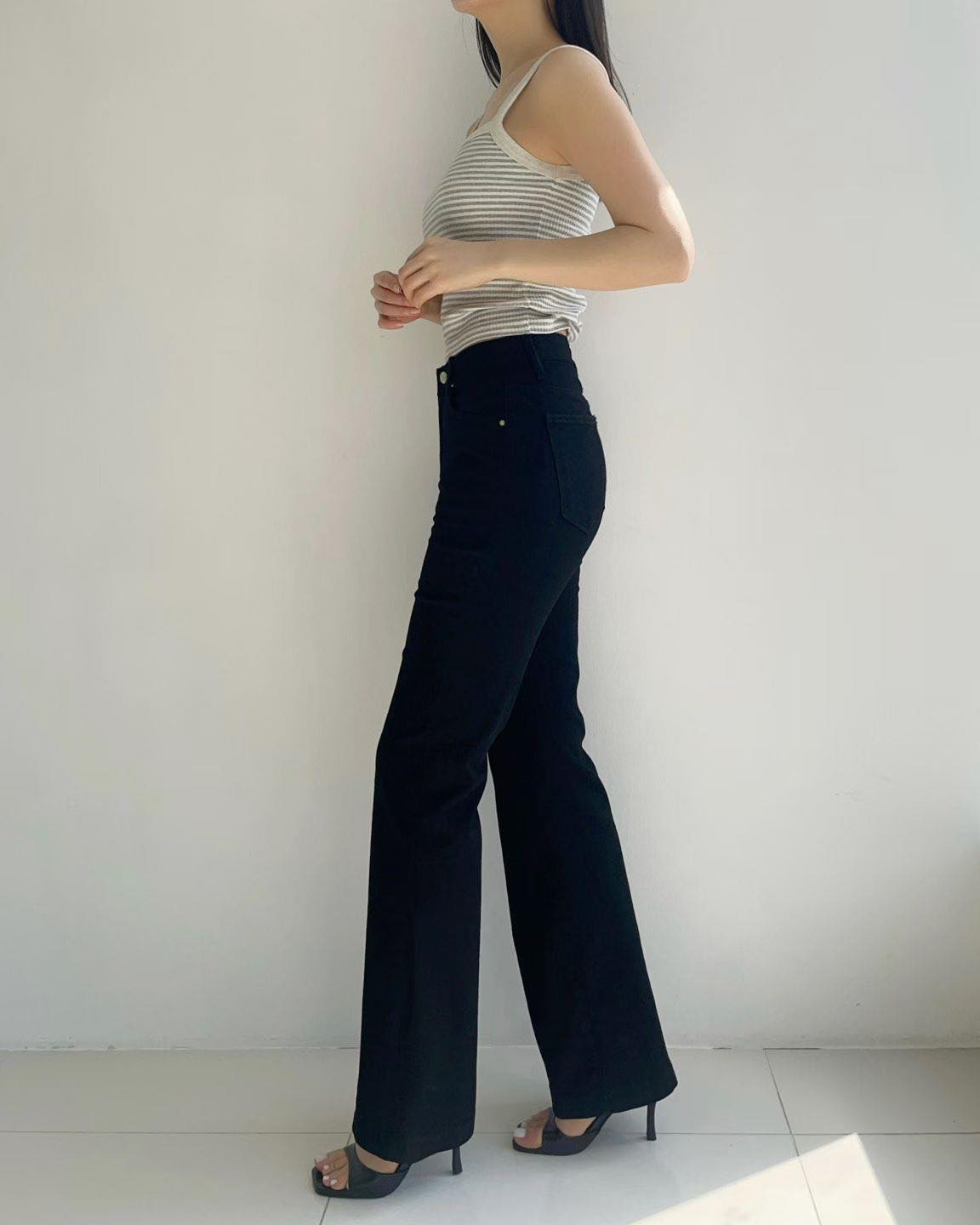 冰感黑色小喇叭褲