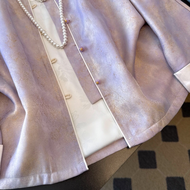 B70(0198衣) 新中式人丝面料提花卷边袖前排珠子紫开衫上衣