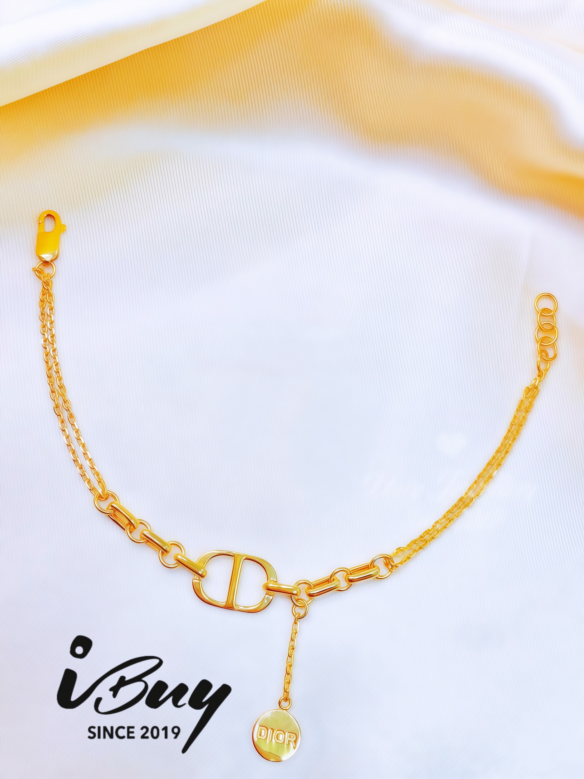 916 GOLD CD WITH DANGLE SOLID CABLE BRACELET 916 金 CD实心万字手链