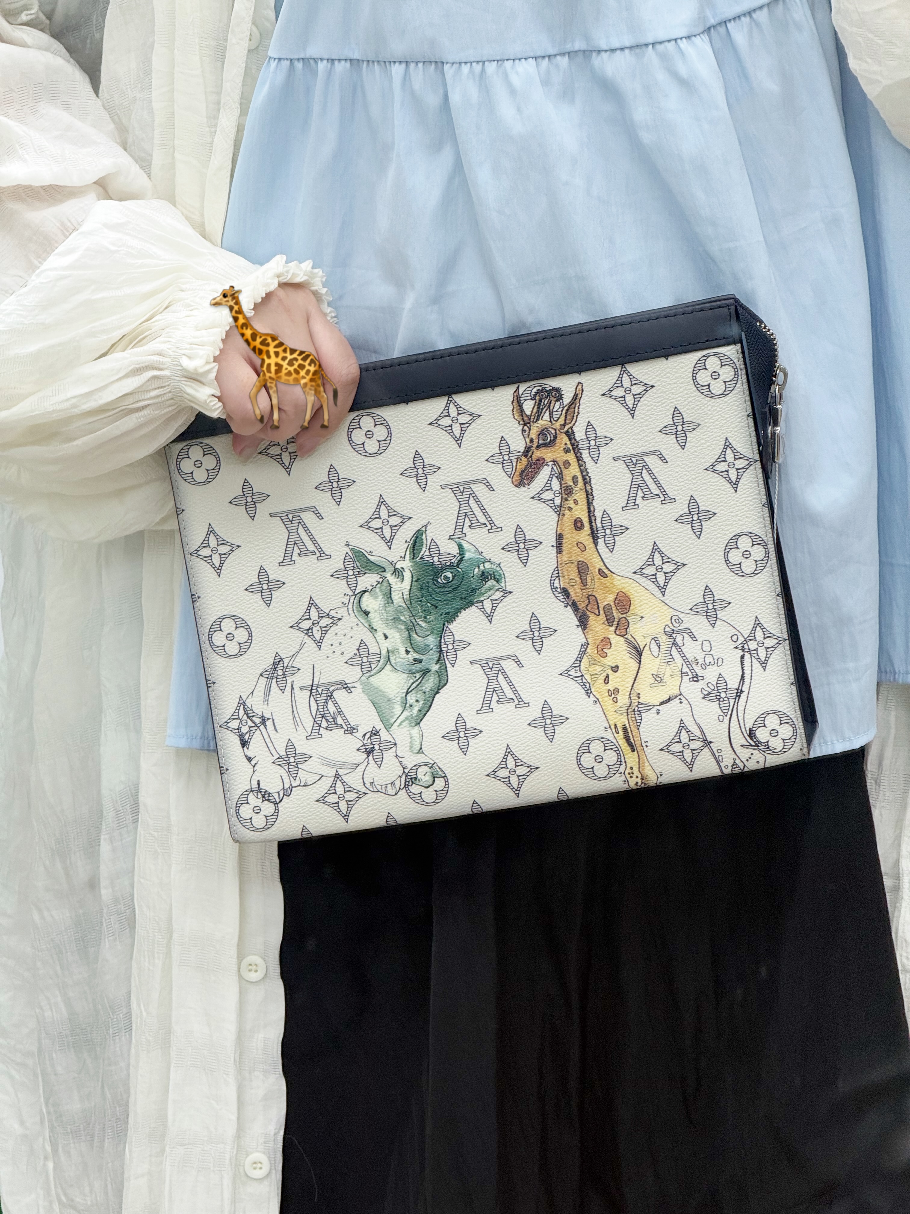 Lv👜 PRE OWNED 🛍️Chapman Brothers 限量版 🦏動物園系列手拿包 🦒