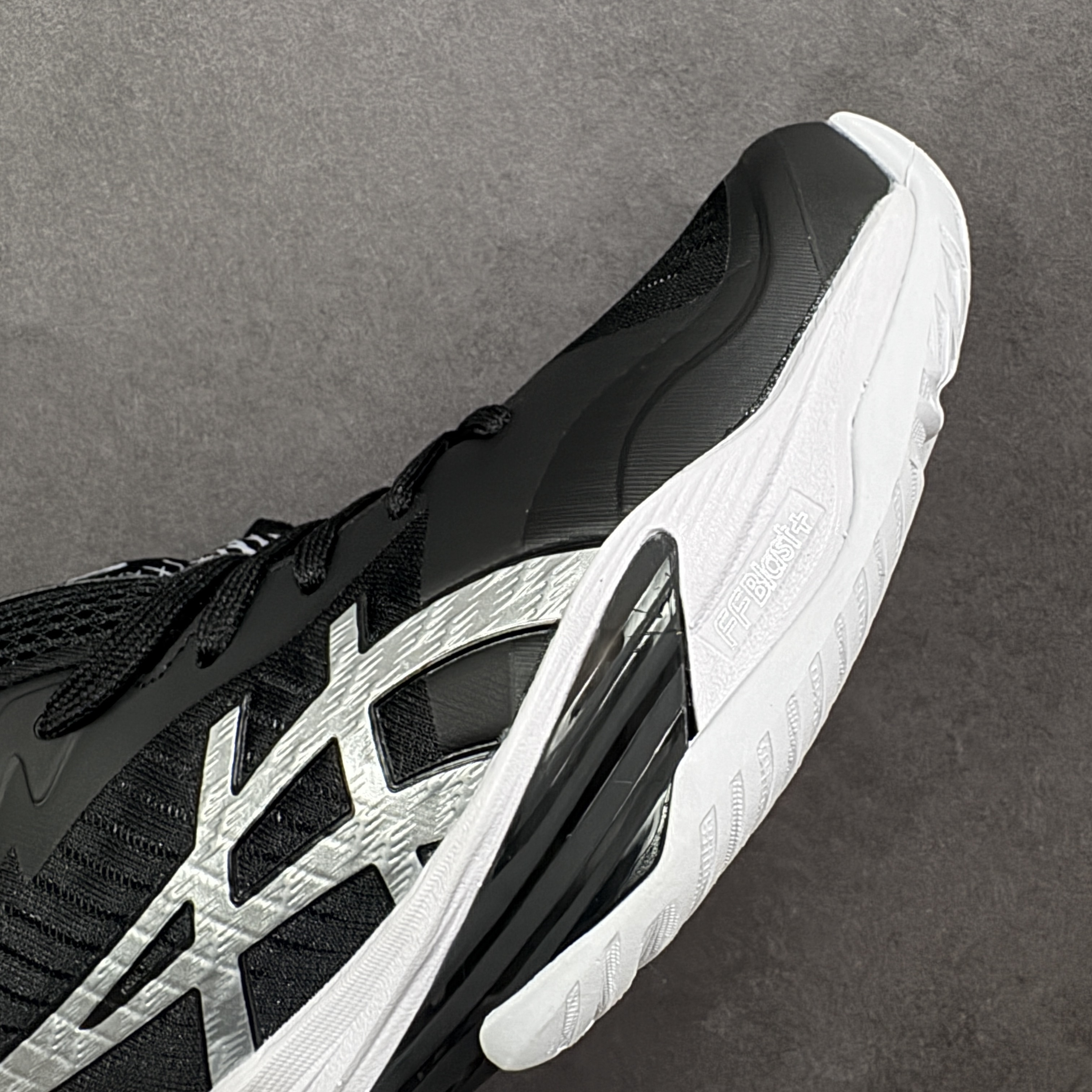 Asics Sky Elite FF 3 1051A080-001