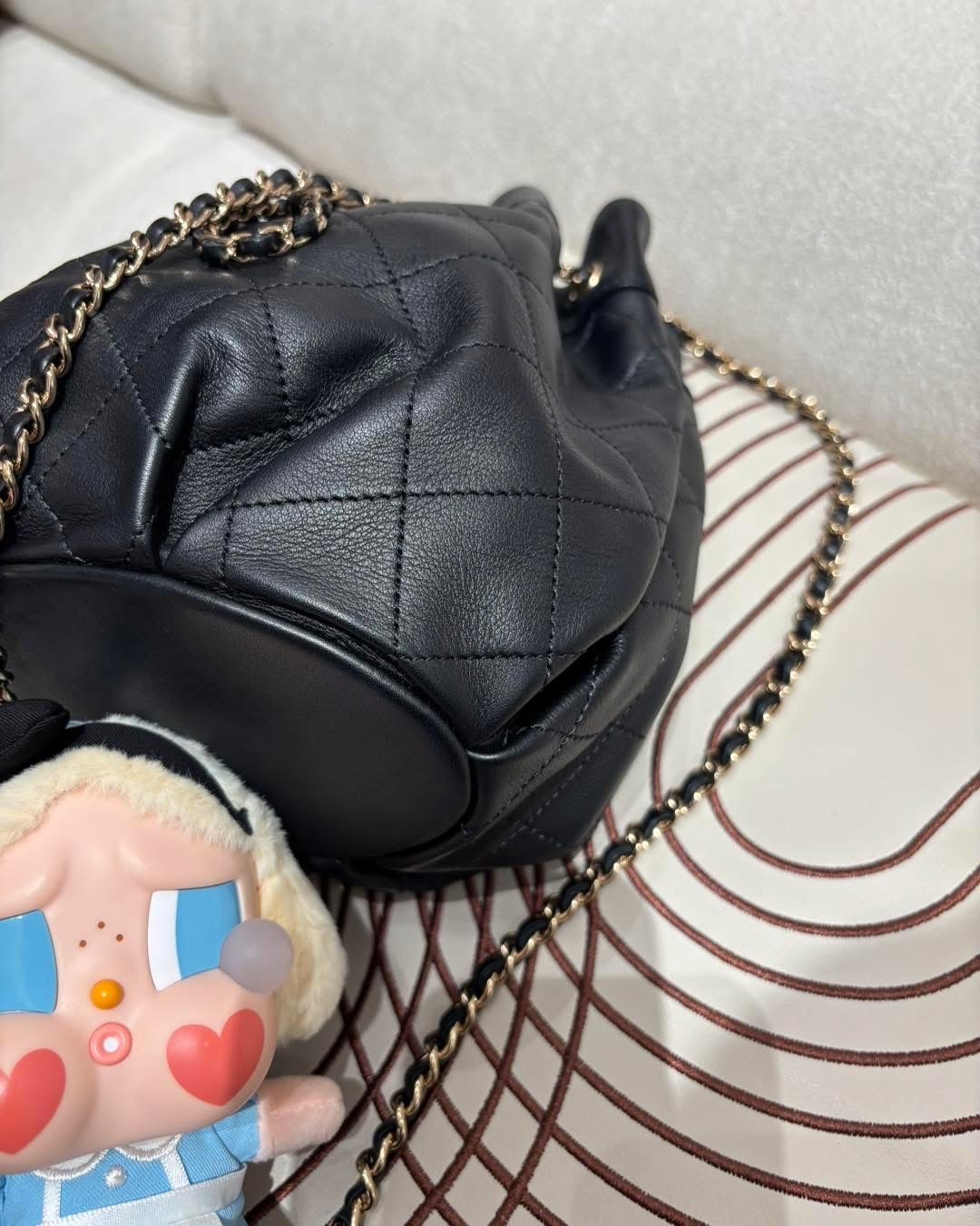 Chanel bucket bag calfskin 黑牛皮金扣 100%Authentic,95%new✅card✅塵袋