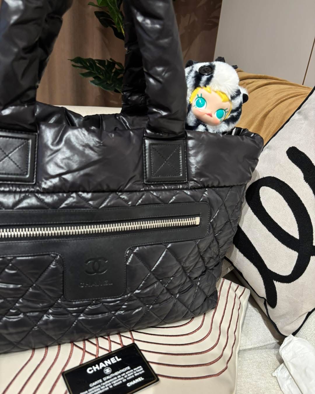 Chanel coco cocoon nylon 100%Authentic, 98%New  ✅card✅Dust bag
