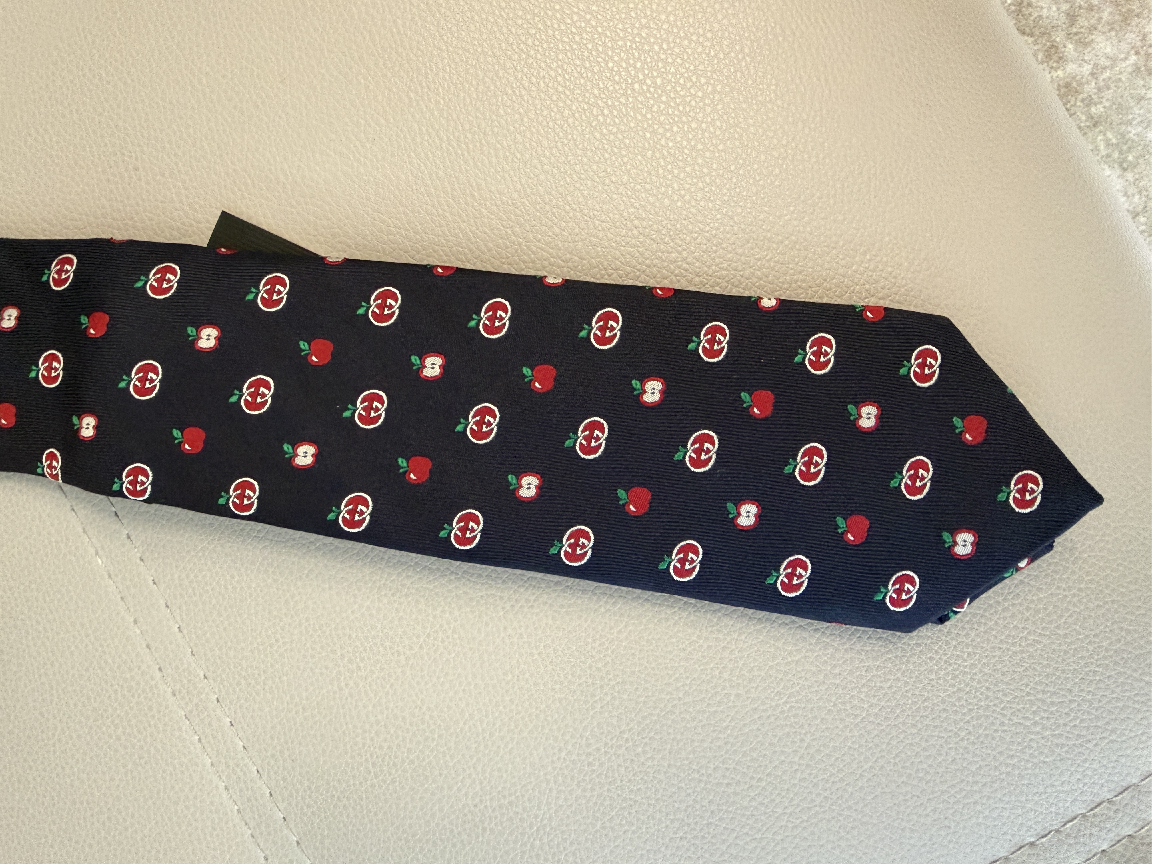 Gucci tie (意大利🇮🇹制造）