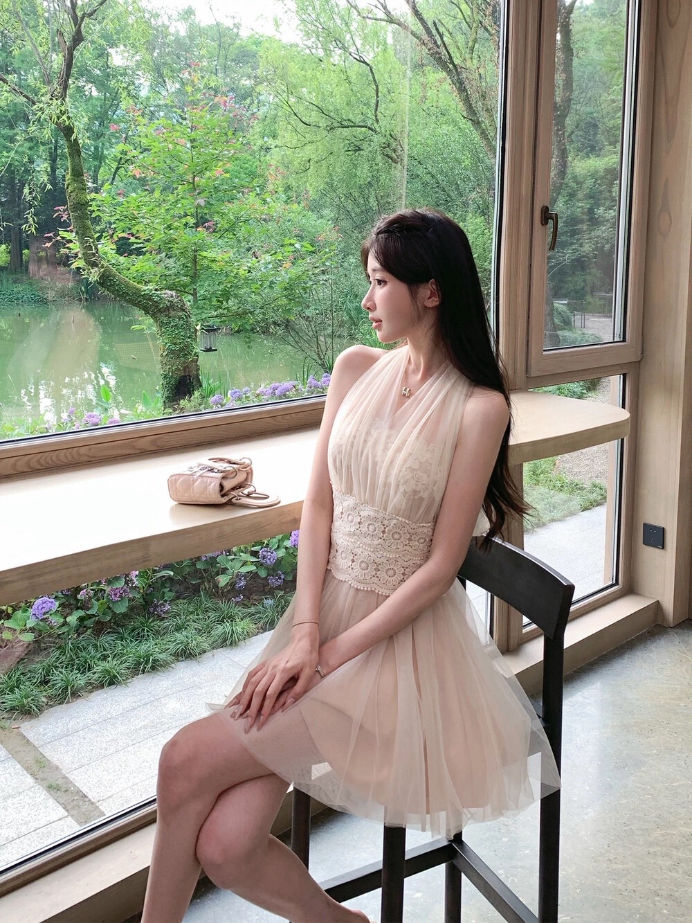 粉黛花序粉色蕾丝网纱拼接挂脖连衣裙收腰显瘦仙女连衣裙 Elegant Lace Trimmed Halter Neck Tulle Dress