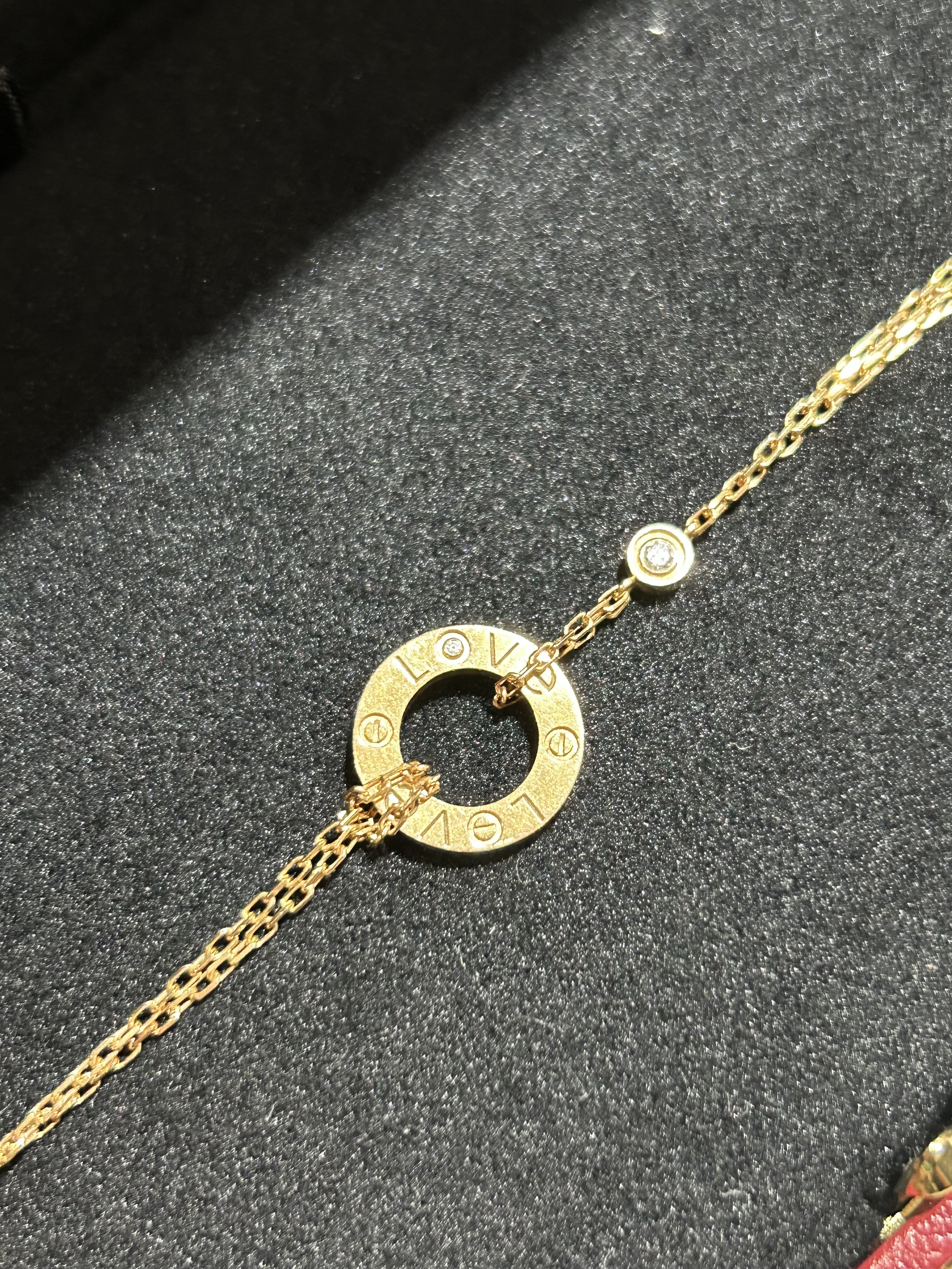 Cartier LOVE BRACELET ON CHAIN, 2 DIAMONDS 18K 100%Authentic, 95%New ✅專門店收據✅證書✅Box